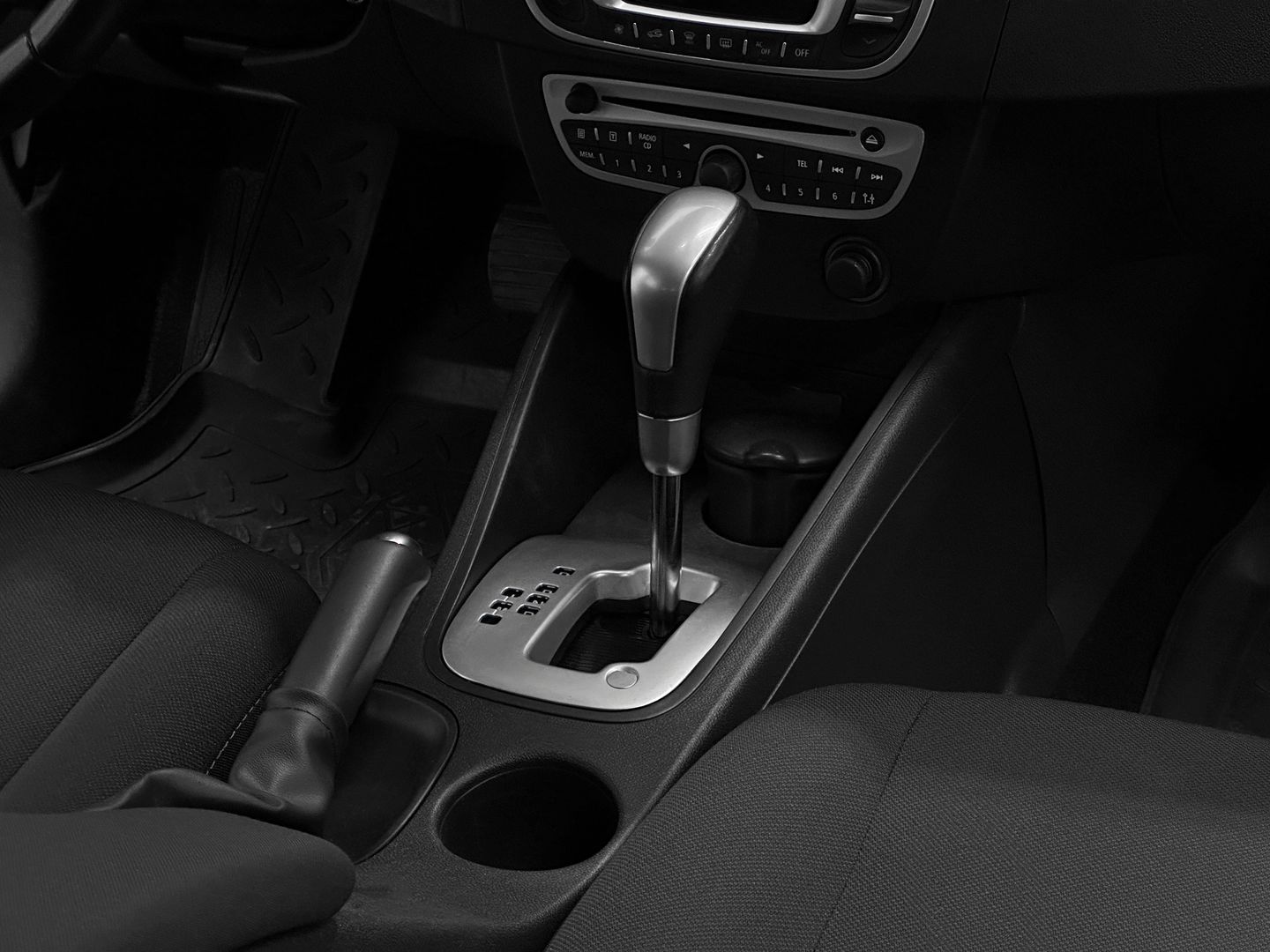 Renault Megane, III Рестайлинг 1.6 AT (106 л.с.)