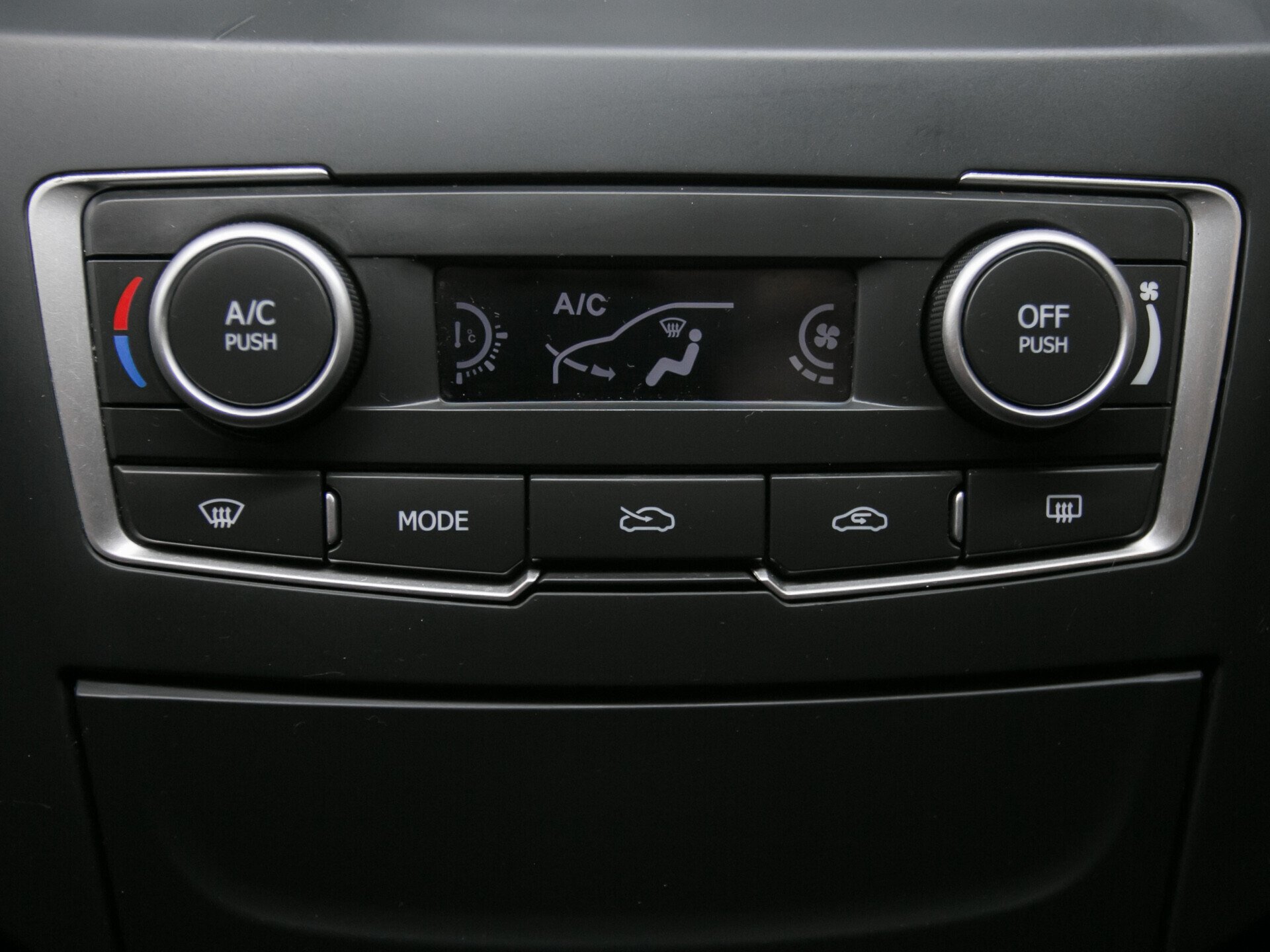 Dongfeng AX7, I 2.0 AT (140 л.с.)
