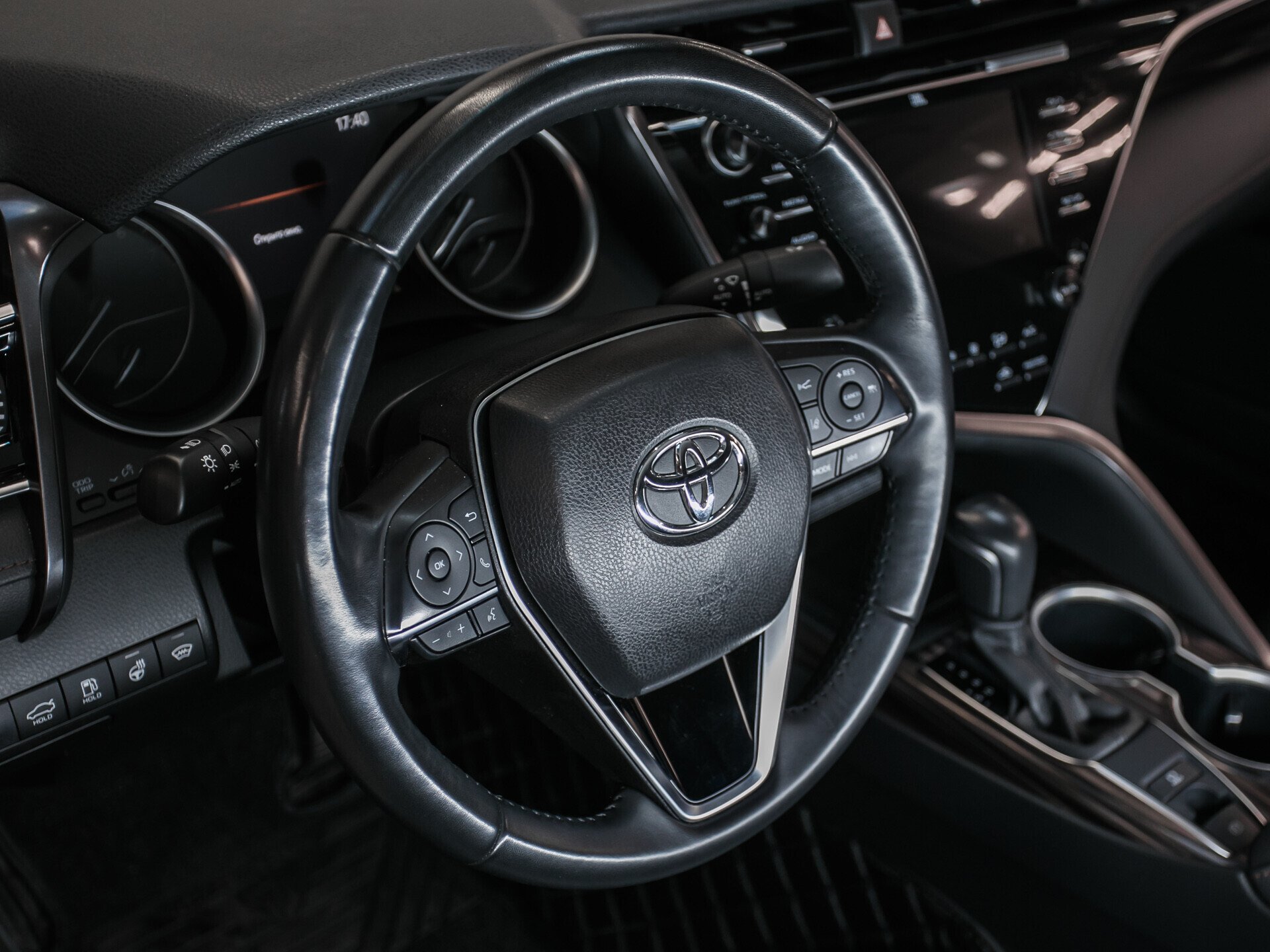 Toyota Camry, VIII (XV70) 2.5 AT (181 л.с.)