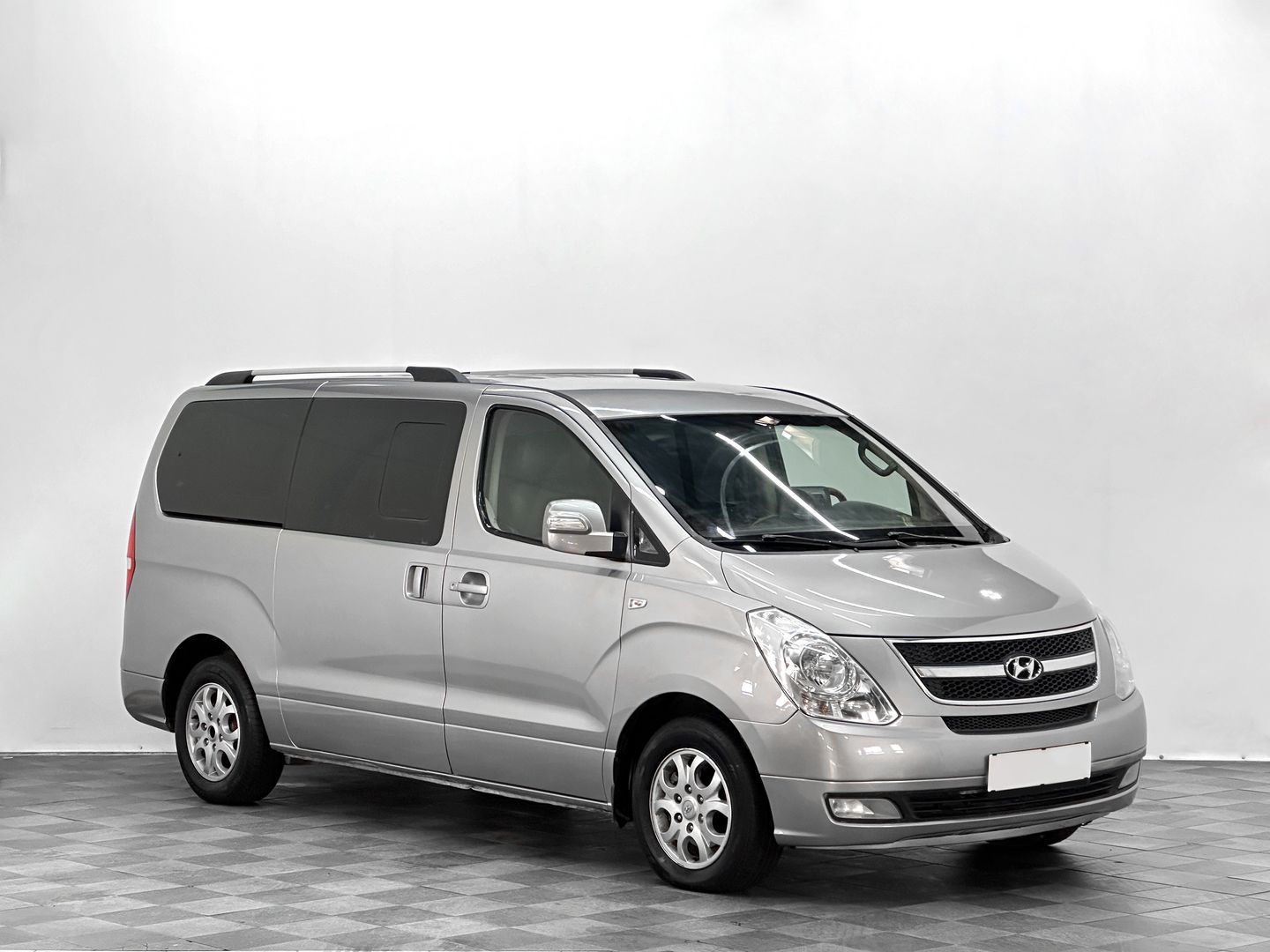 Hyundai Grand Starex, I 2.5d AT (145 л.с.)