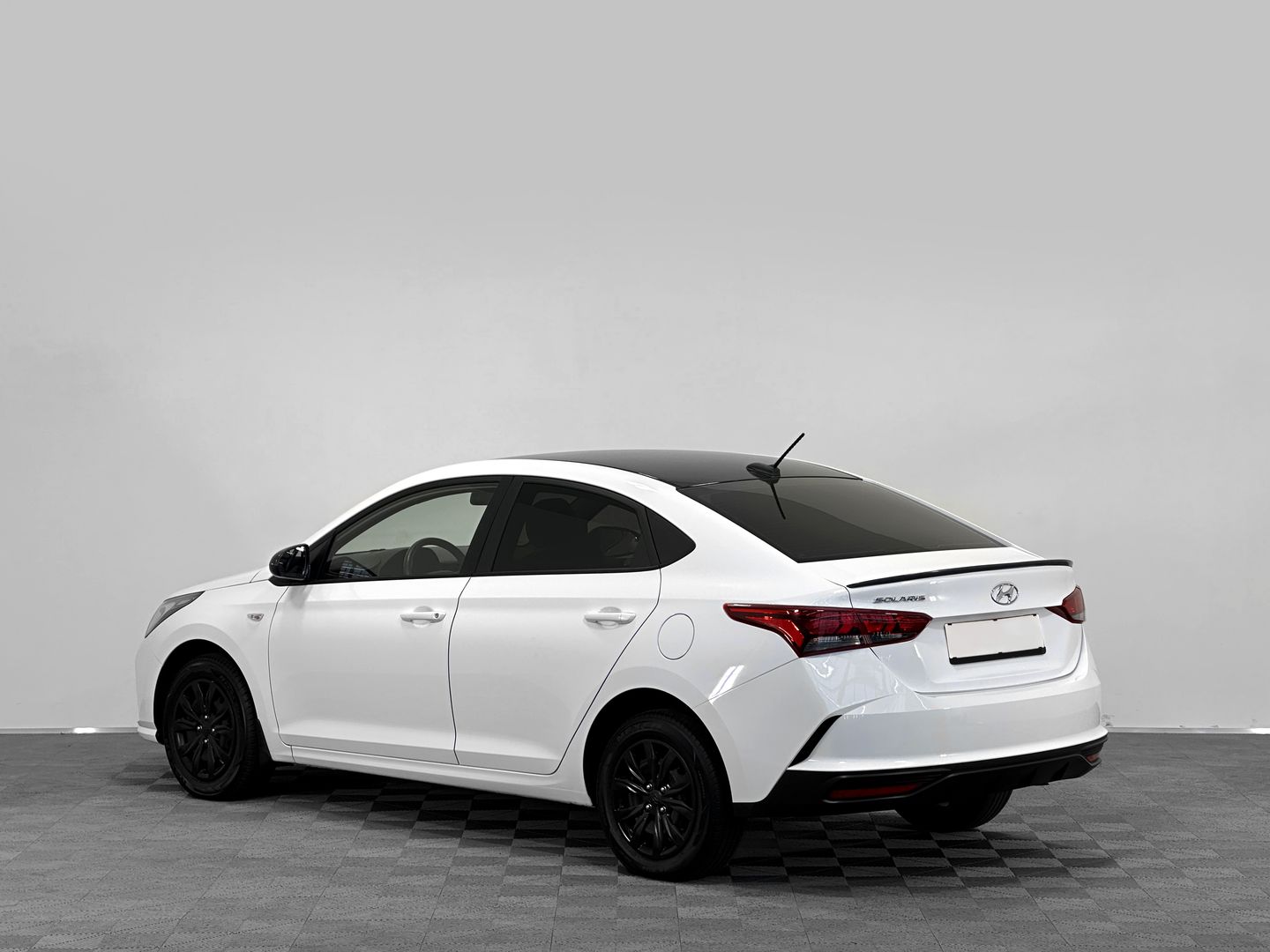Hyundai Solaris, II Рестайлинг 1.6 AT (123 л.с.)
