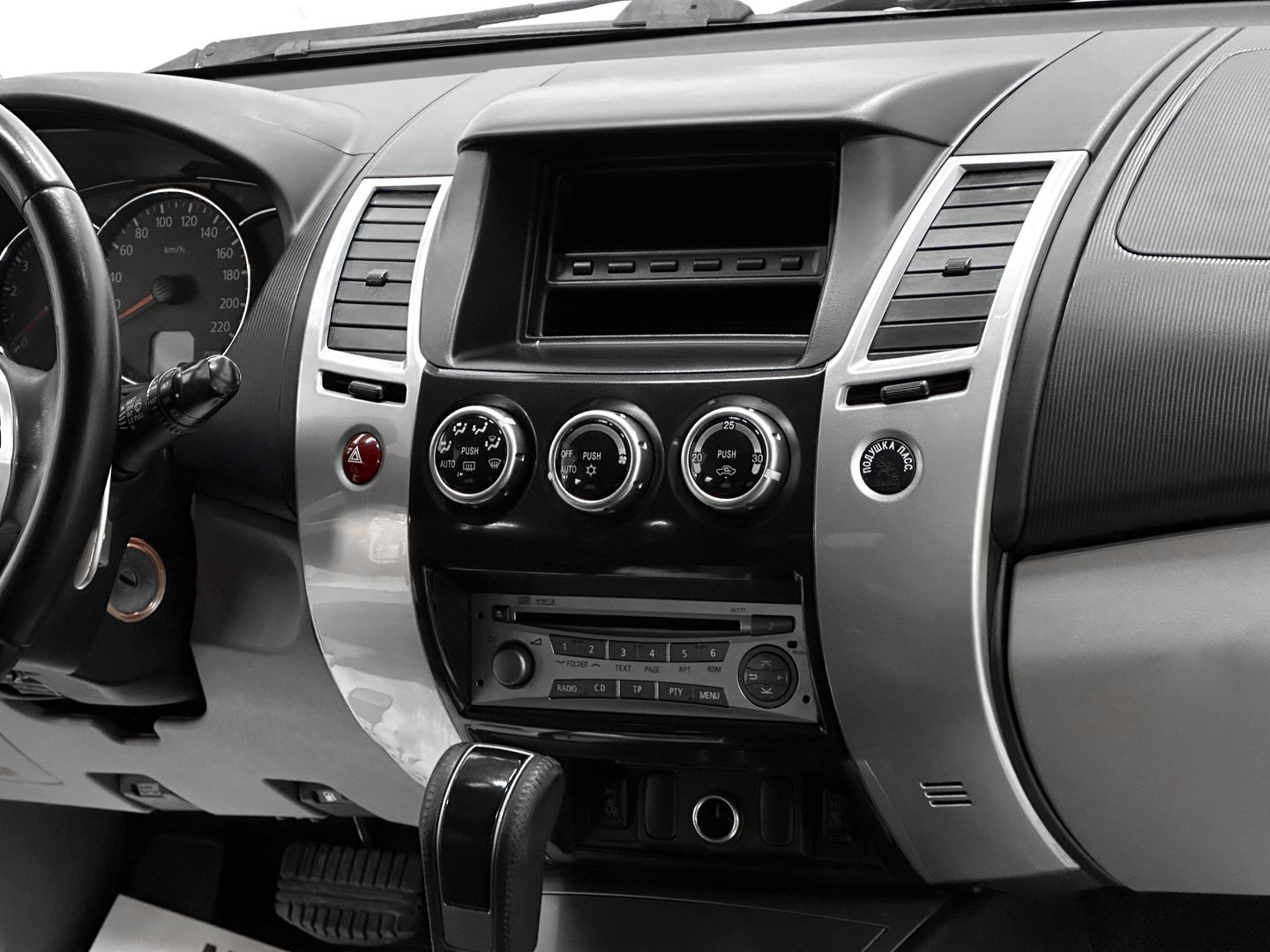 Mitsubishi Pajero Sport, II Рестайлинг 2.5d AT (178 л.с.) 4WD