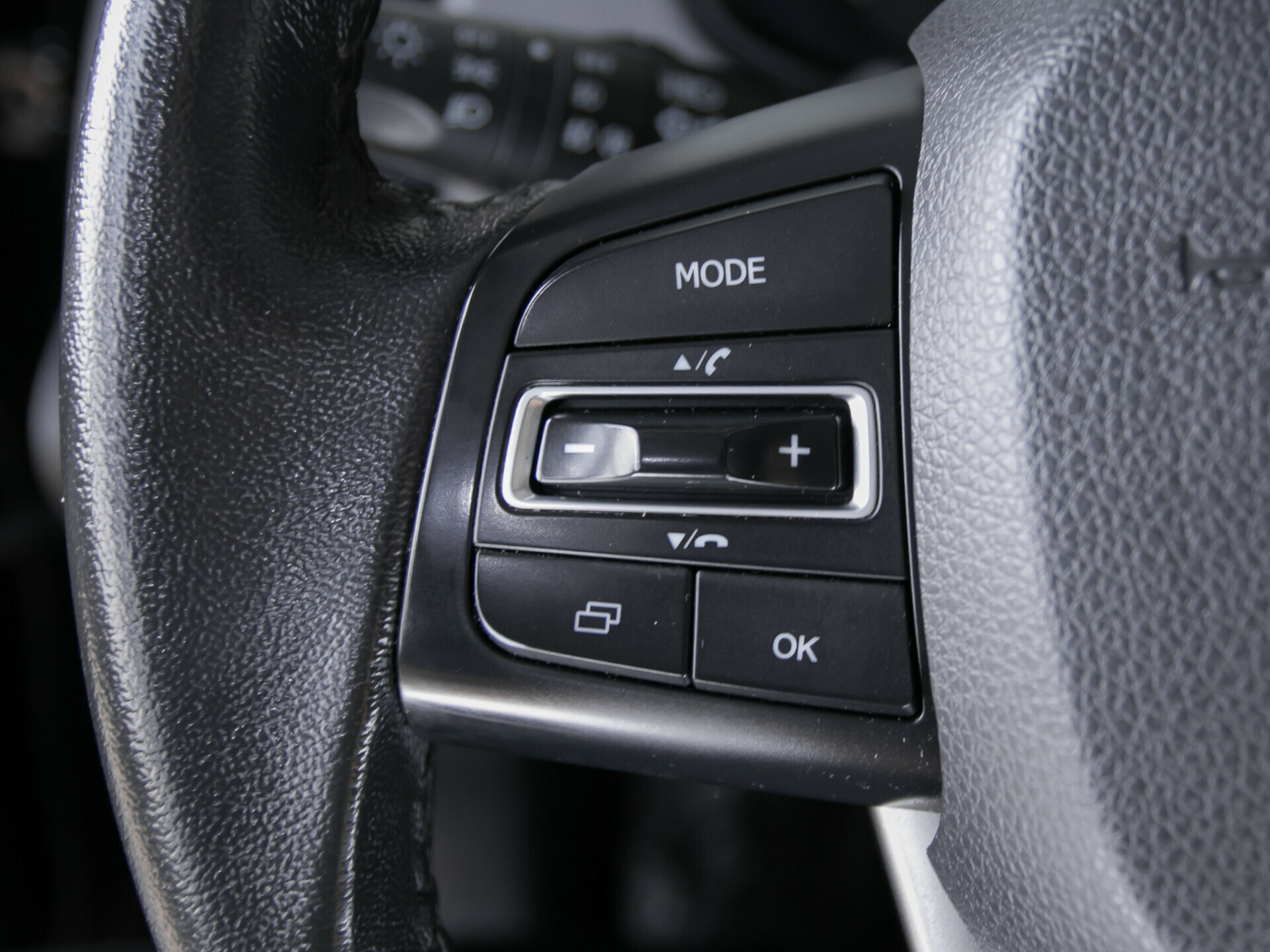 Dongfeng AX7, I 2.0 AT (140 л.с.)