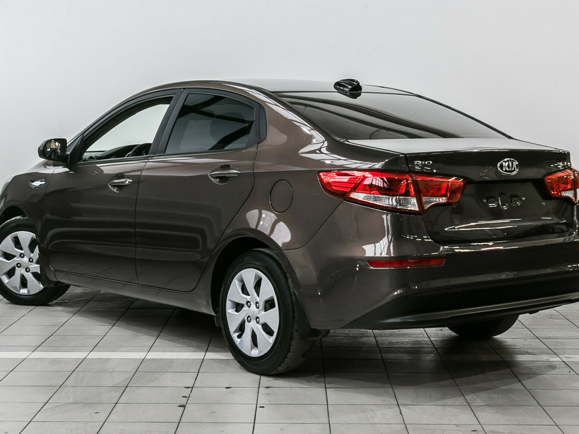 Kia Rio, III Рестайлинг 1.4 MT (107 л.с.)