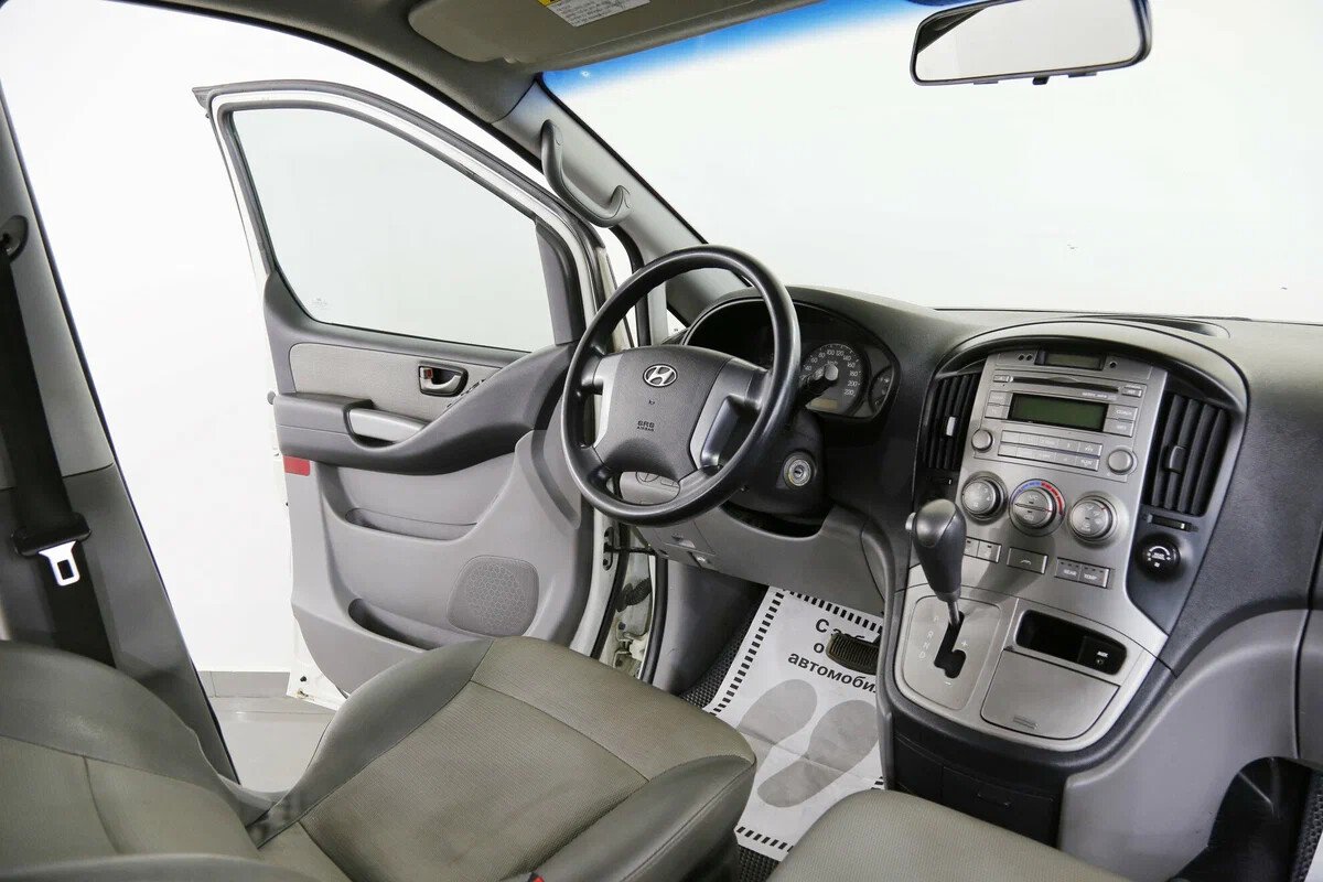 Hyundai Grand Starex, I 2.5d AT (145 л.с.)