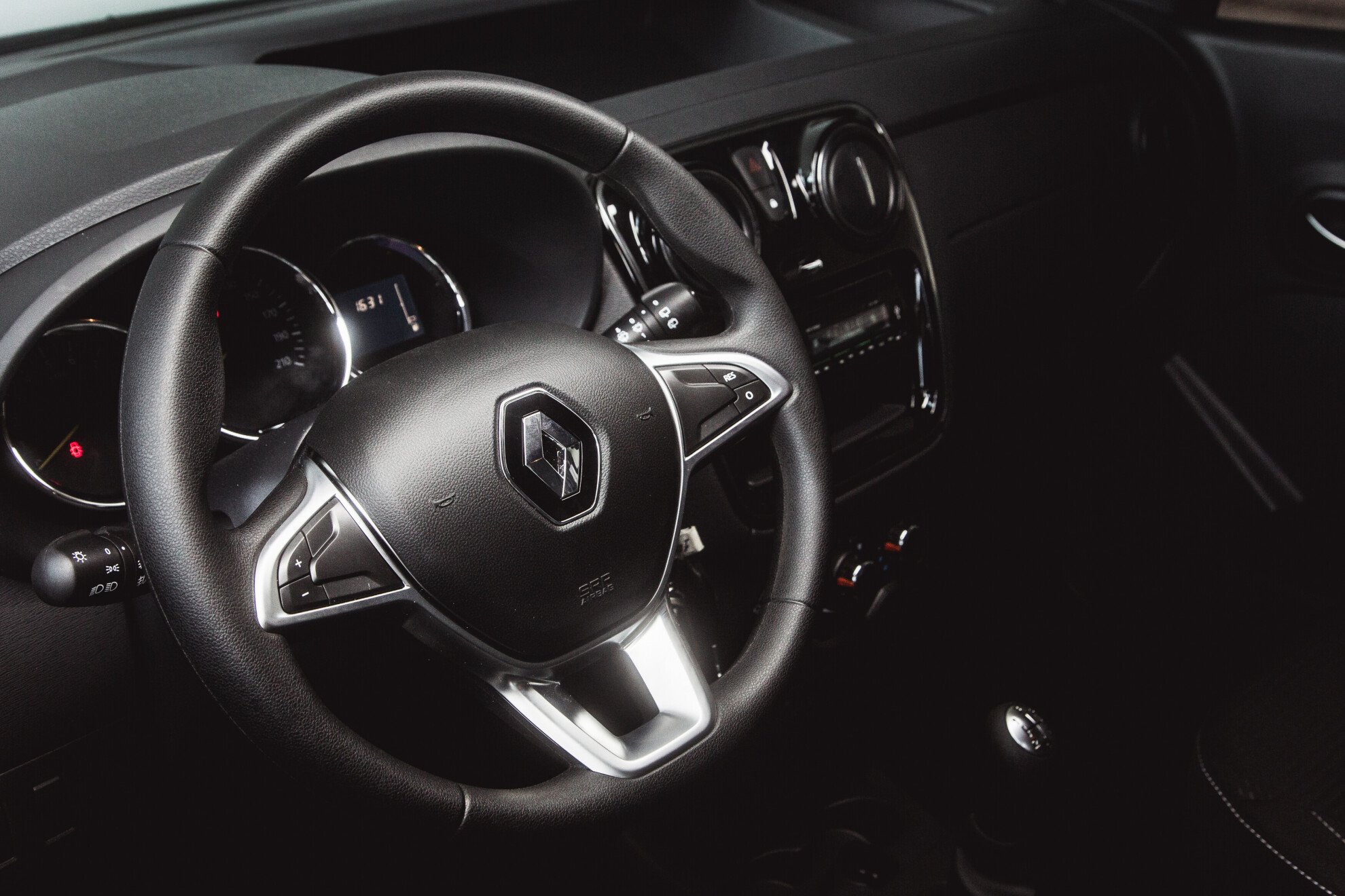 Renault Dokker, I 1.6 MT (82 л.с.)