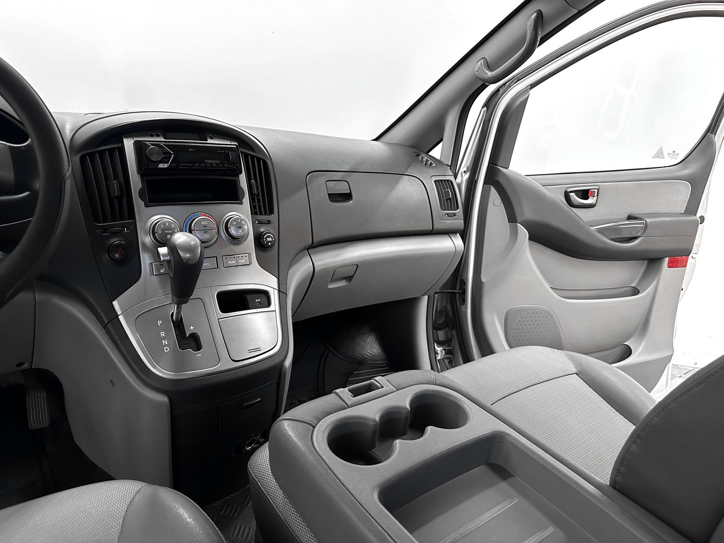 Hyundai Grand Starex, I 2.5d AT (174 л.с.)