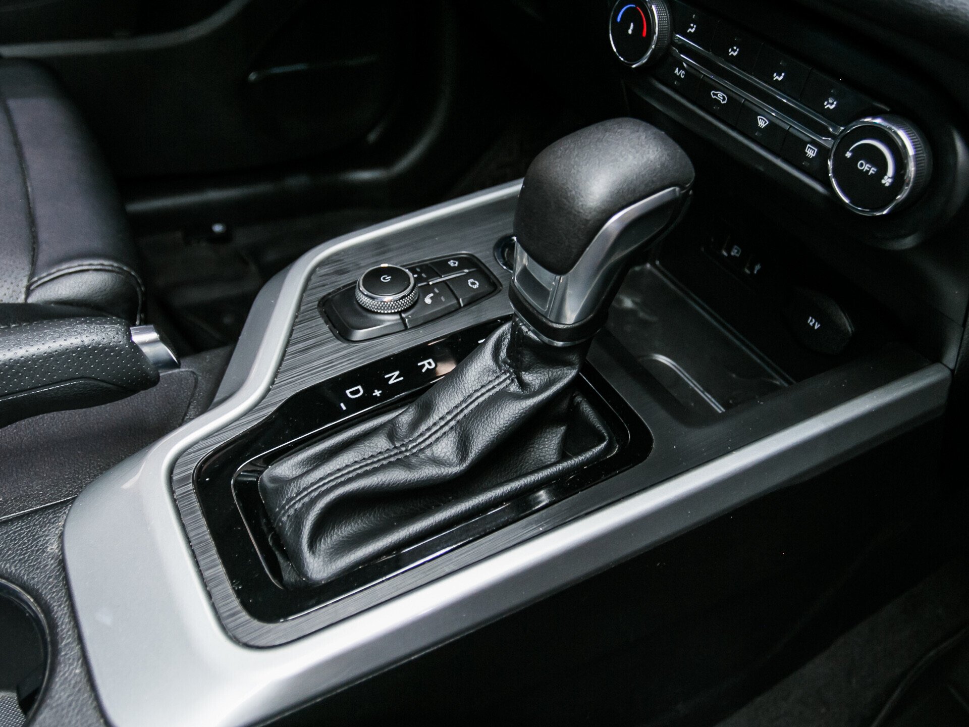 Chery Tiggo 4, I Рестайлинг 2.0 CVT (122 л.с.)
