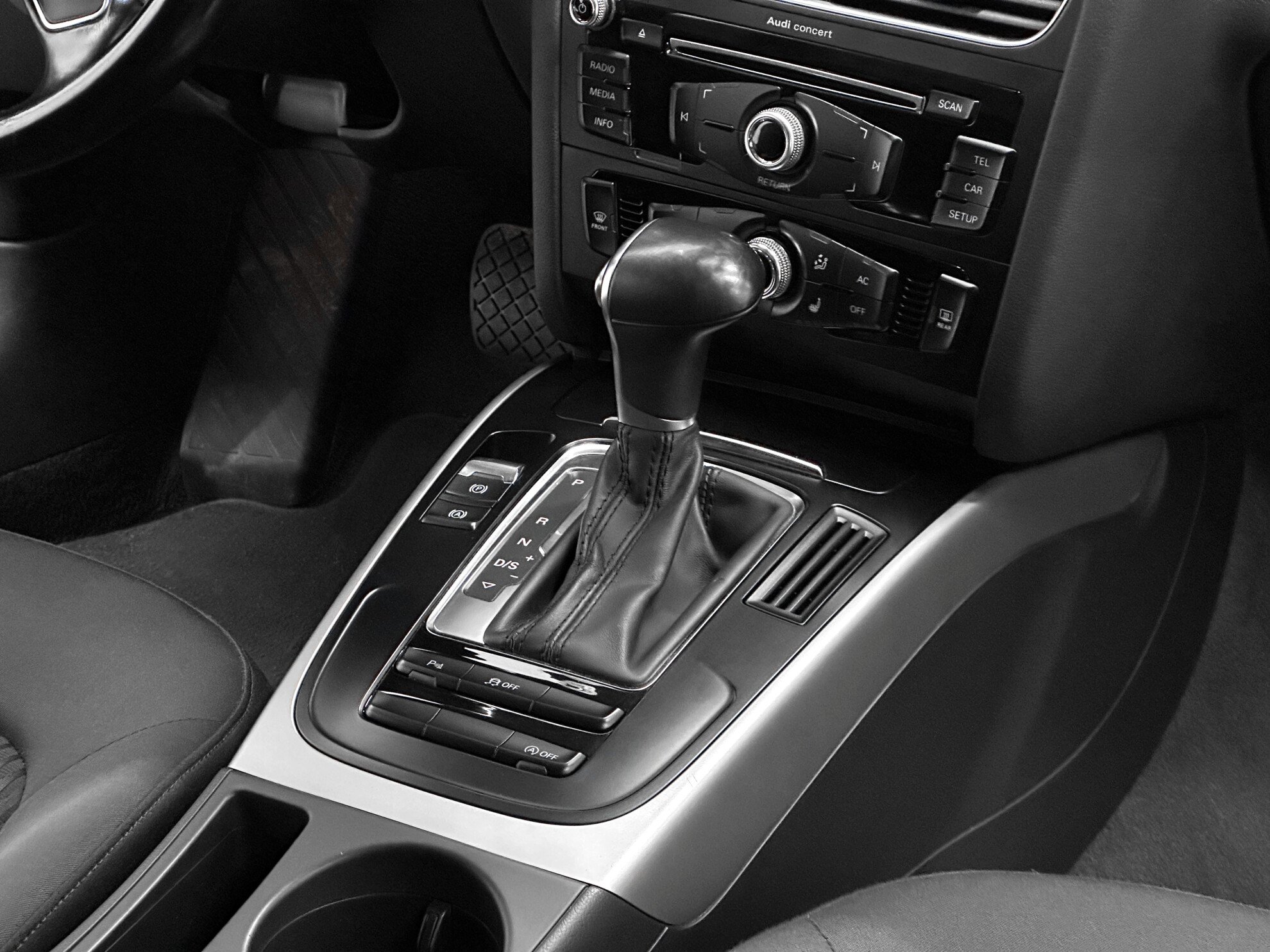 Audi A4, IV (B8) Рестайлинг 1.8 CVT (170 л.с.)