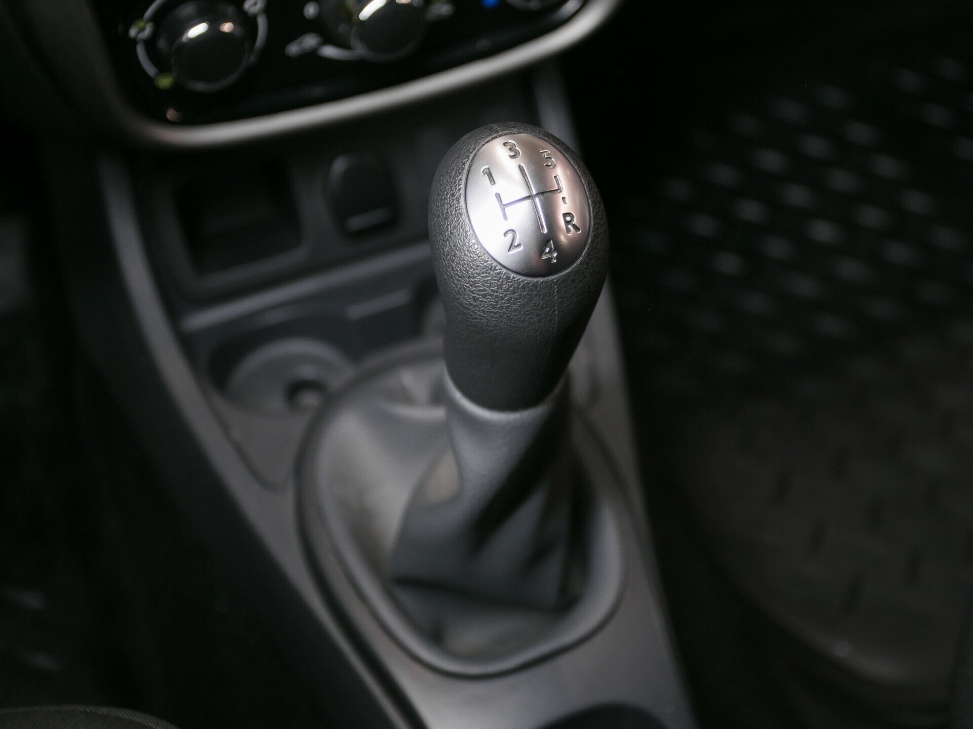 Renault Duster, I 1.6 MT (102 л.с.)