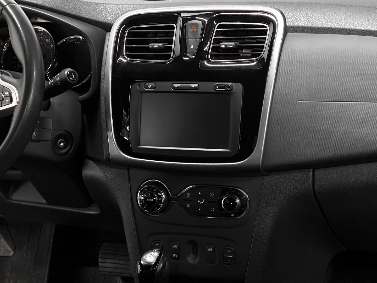 Renault Sandero, II Рестайлинг Stepway 1.6 AT (102 л.с.)