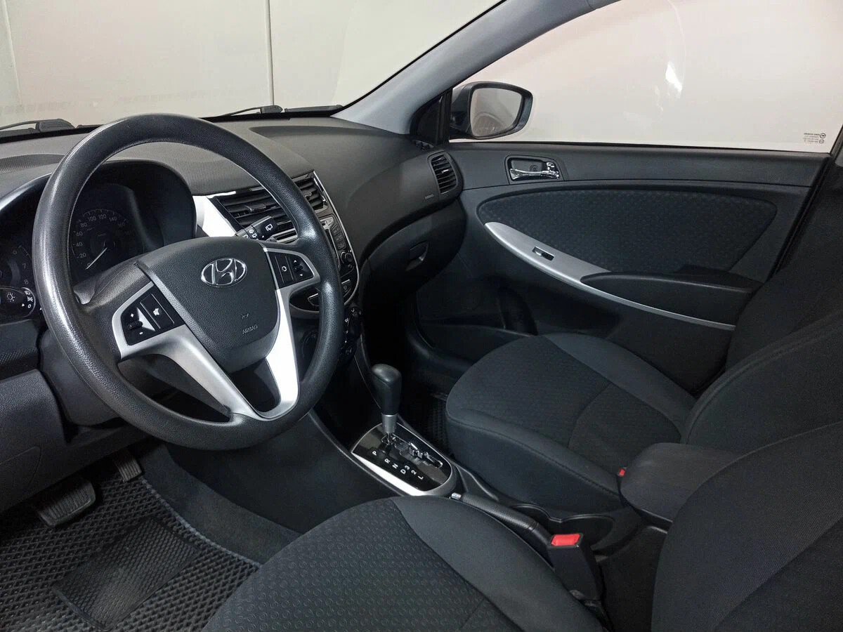 Hyundai Solaris, I 1.6 AT (123 л.с.)