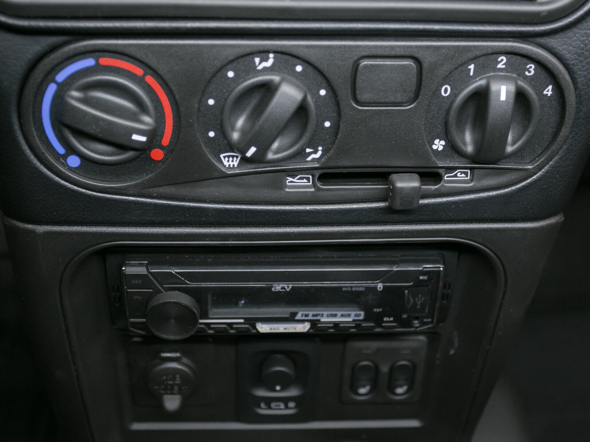 LADA (ВАЗ) Niva, I Рестайлинг (Travel) 1.7 MT (80 л.с.) 4WD