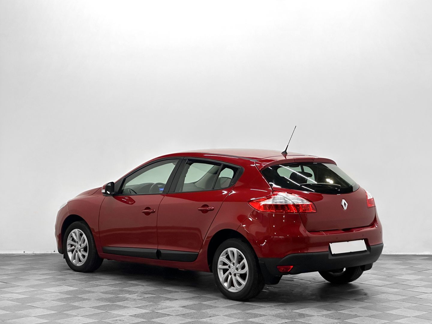 Renault Megane, III Рестайлинг 1.6 AT (106 л.с.)