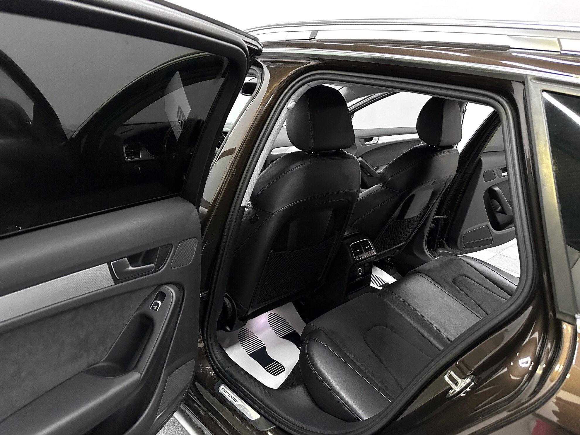 Audi A4, IV (B8) Рестайлинг 2.0 AMT (211 л.с.) 4WD