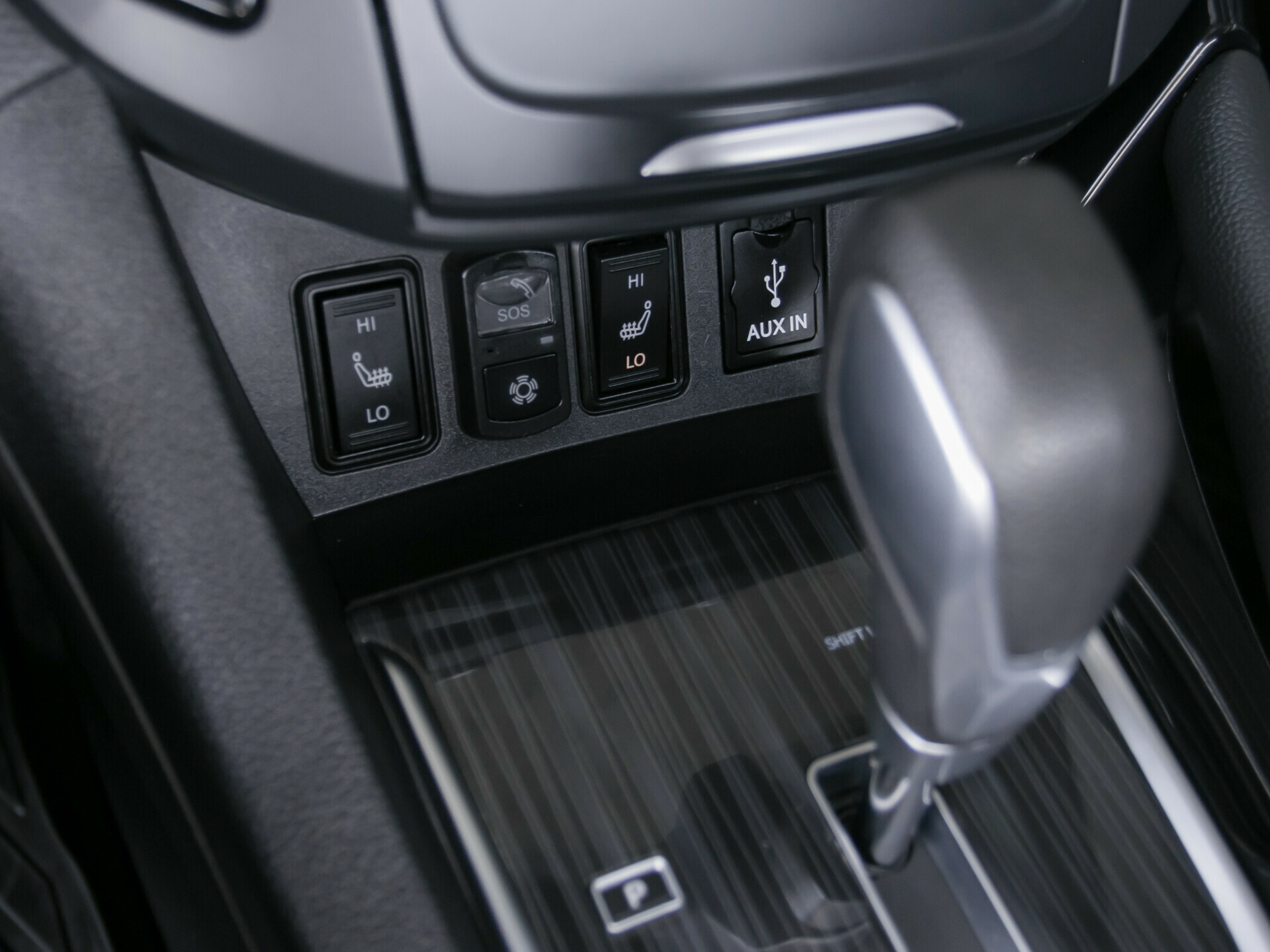 Dongfeng AX7, I 2.0 AT (140 л.с.)