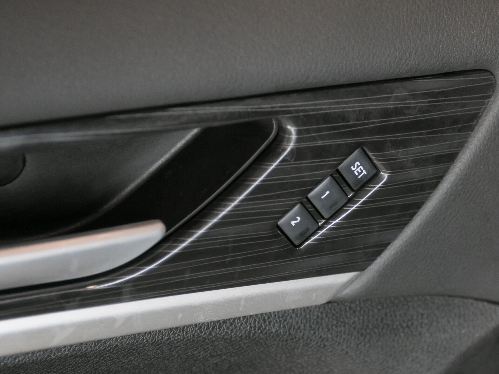 Dongfeng AX7, I 2.0 AT (140 л.с.)