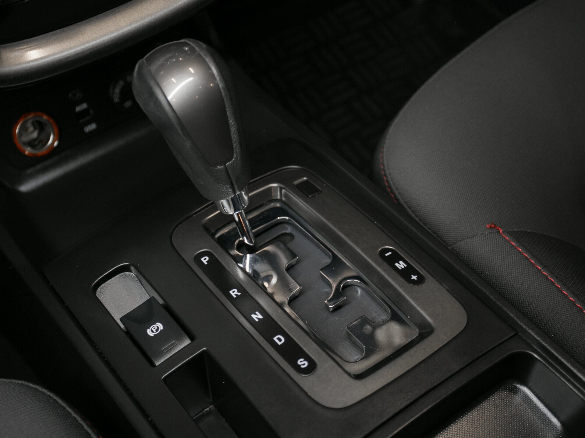 FAW Besturn X80, I 2.0 AT (142 л.с.)