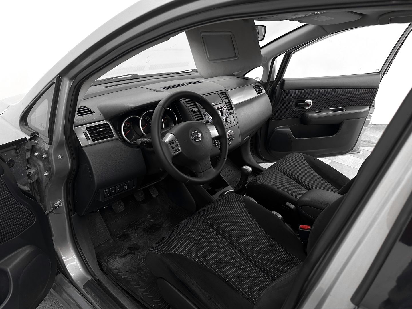 Nissan Tiida, I Рестайлинг 1.6 MT (110 л.с.)