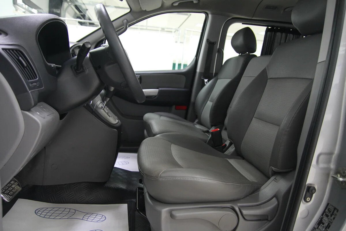 Hyundai Grand Starex, I 2.5d AT (145 л.с.)