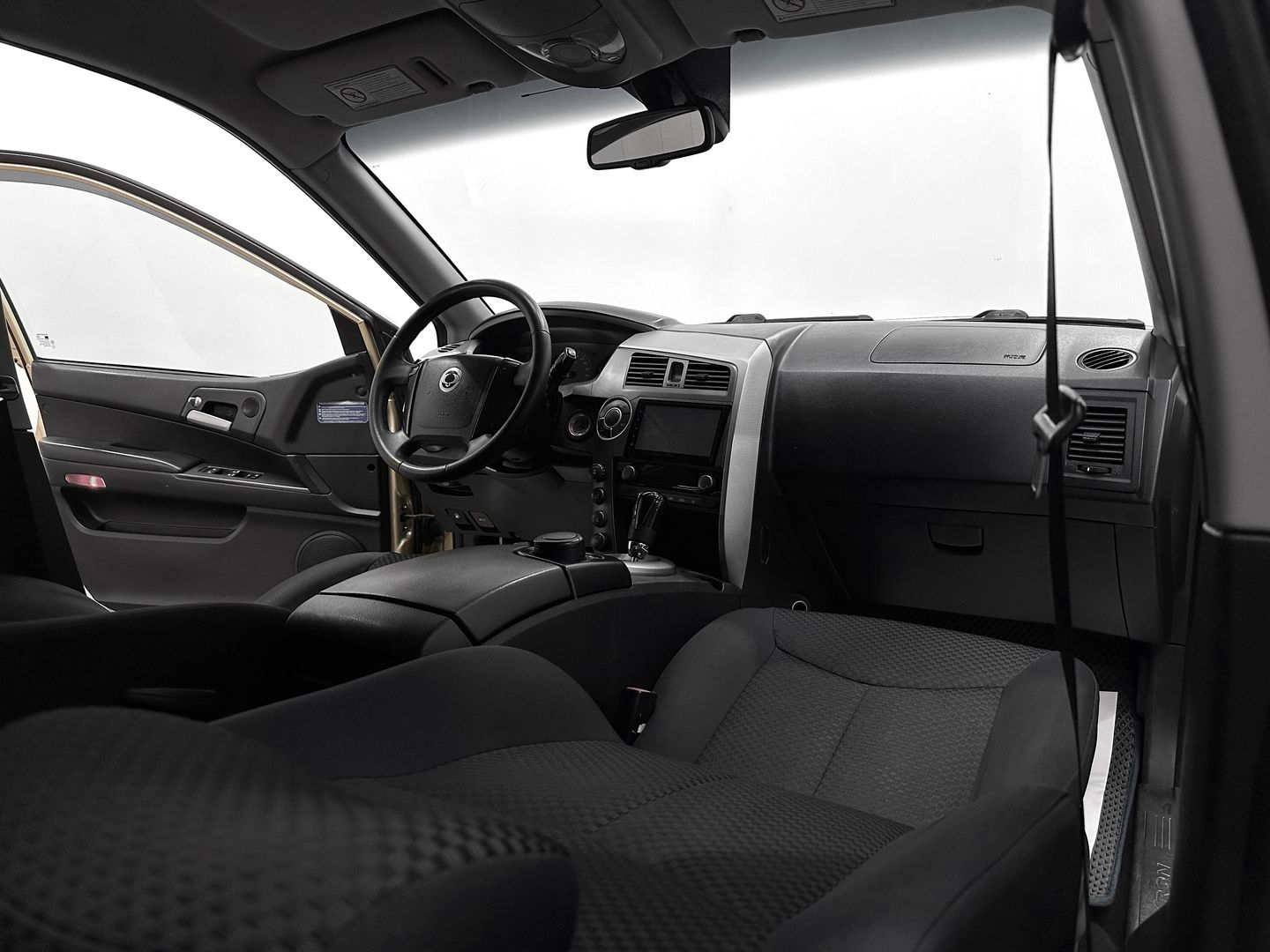 SsangYong Kyron, I Рестайлинг 5-speed 2.0d AT (141 л.с.) 4WD
