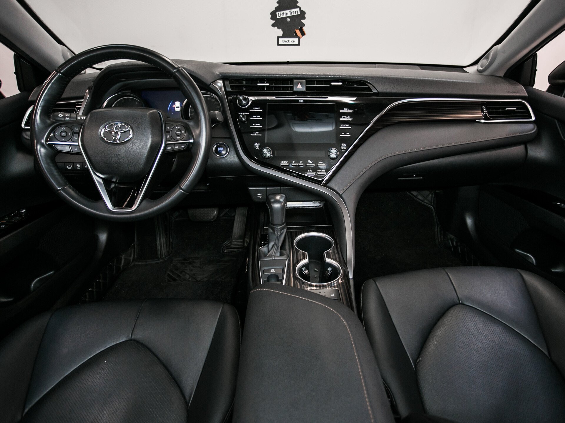 Toyota Camry, VIII (XV70) 2.5 AT (181 л.с.)