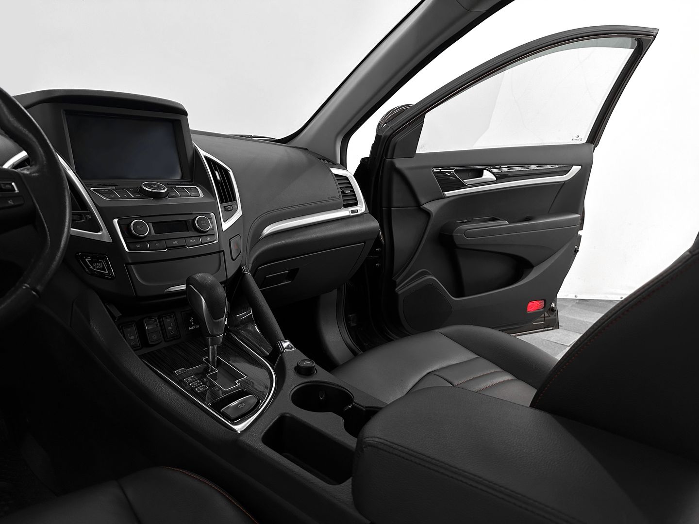 Dongfeng AX7, I 2.0 AT (140 л.с.)