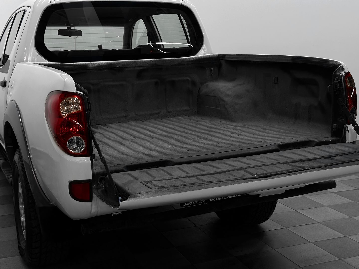 Mitsubishi L200, IV 2.5d MT (136 л.с.) 4WD