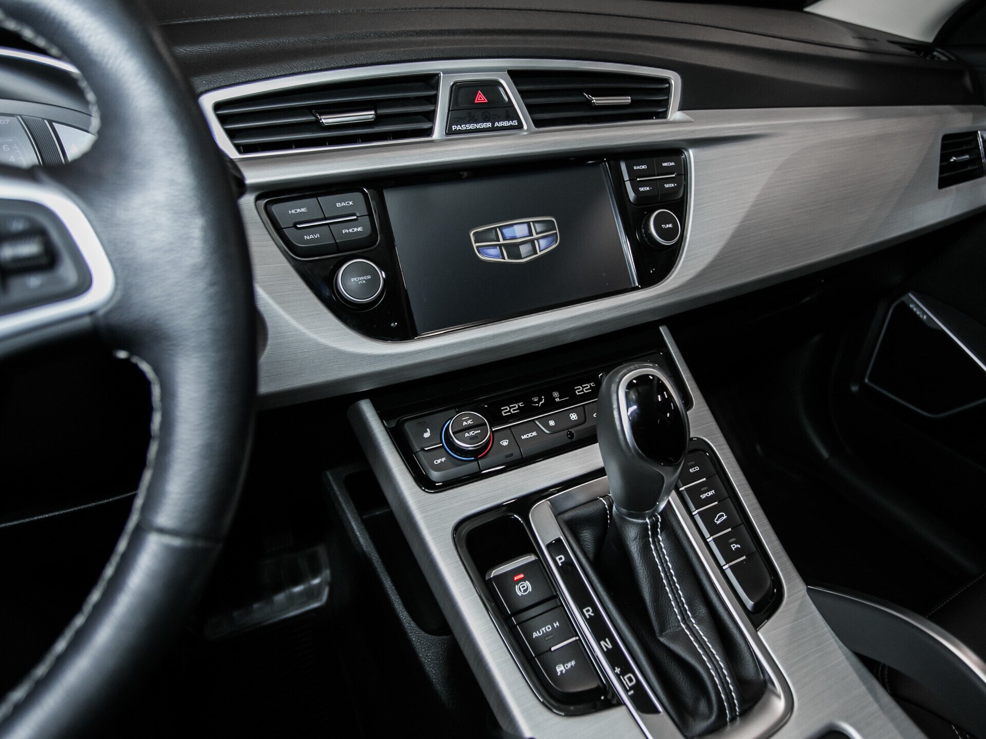 Geely Atlas, I 2.4 AT (149 л.с.) 4WD