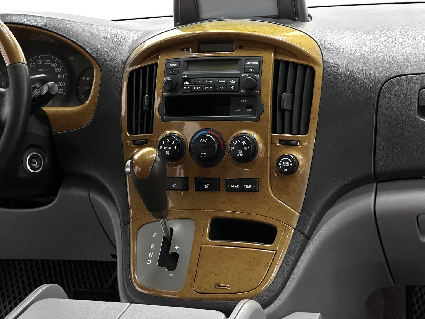 Hyundai Grand Starex, I 2.5d AT (145 л.с.)