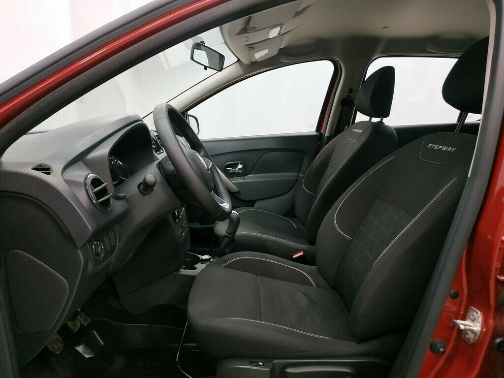 Renault Sandero, II Рестайлинг 1.6 MT (82 л.с.)