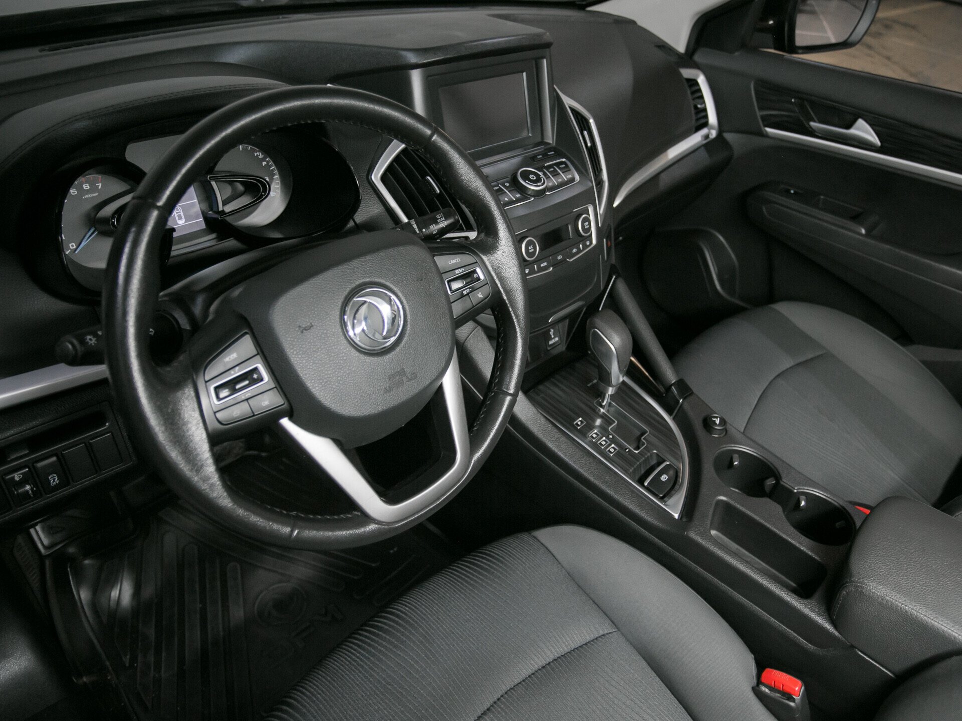 Dongfeng AX7, I 2.0 AT (140 л.с.)