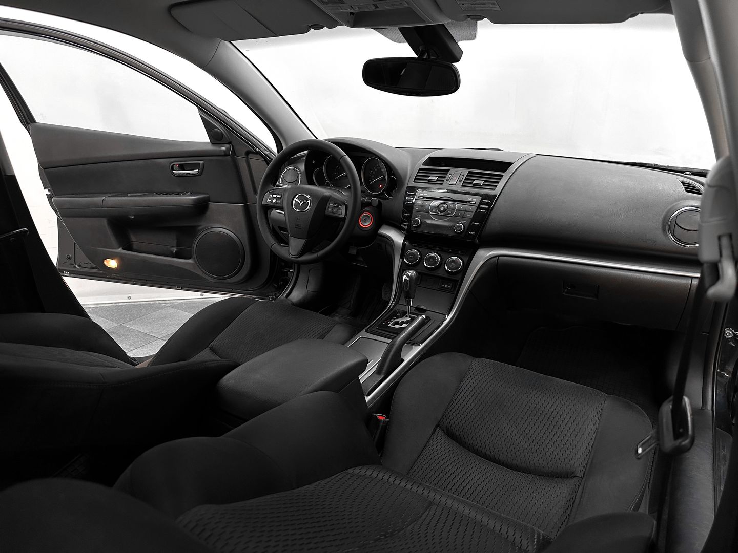 Mazda 6, II (GH) Рестайлинг 2.0 AT (147 л.с.)