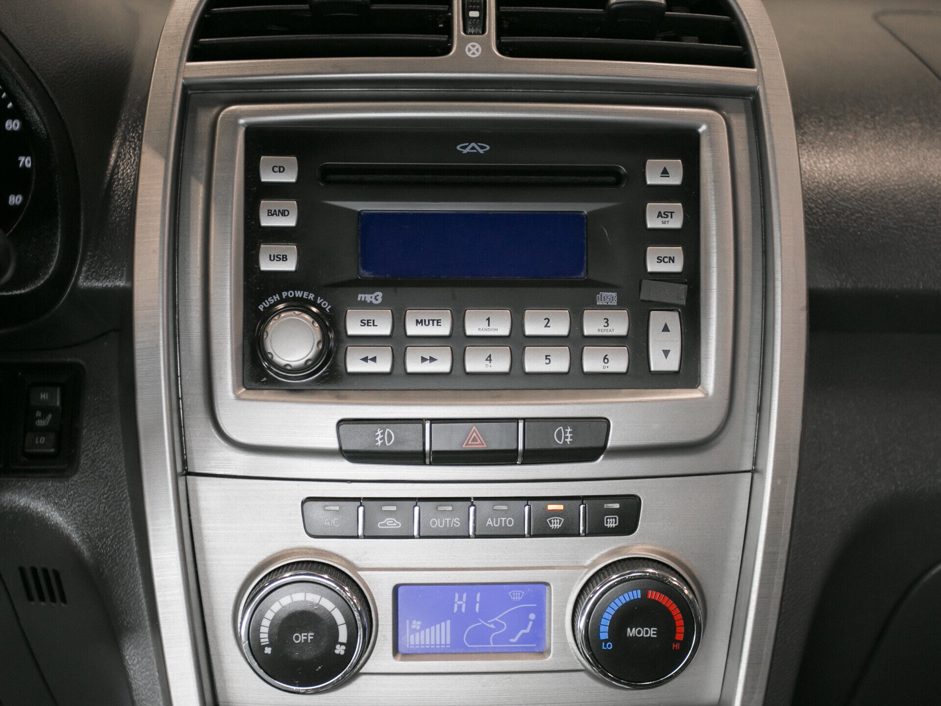 Chery Tiggo (T11), I Рестайлинг (FL) 1.9 AMT (132 л.с.)