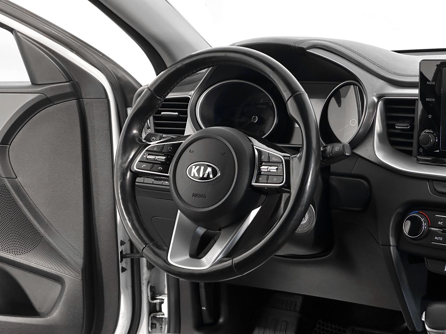Kia Ceed, III 1.6 AT (128 л.с.)