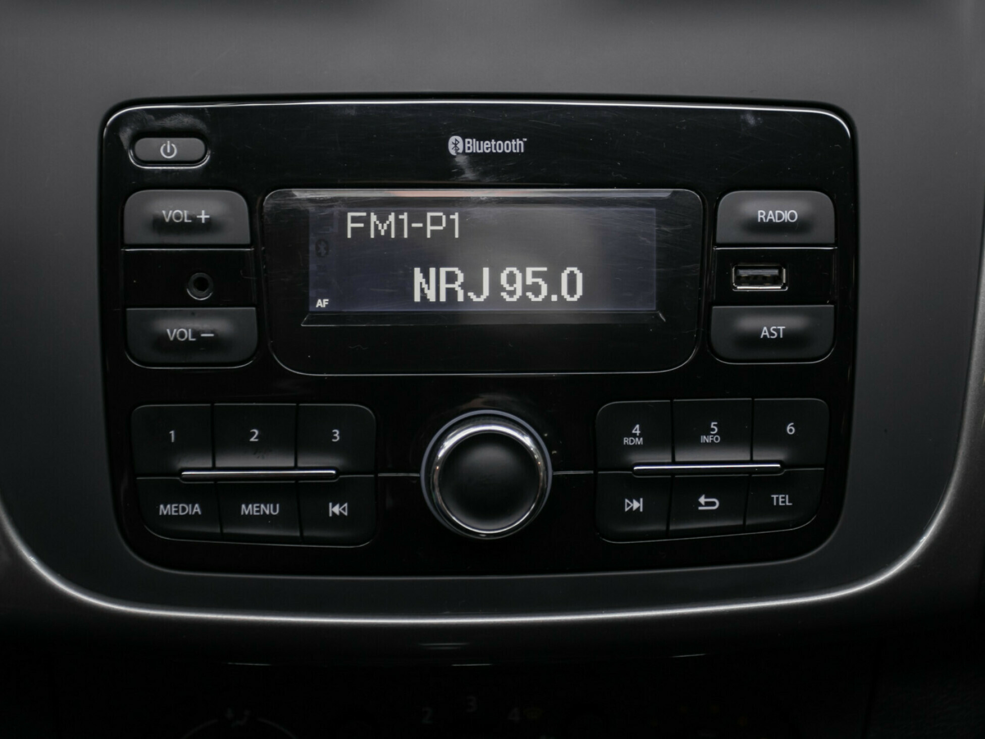 Renault Sandero, II Рестайлинг 1.6 AT (102 л.с.)
