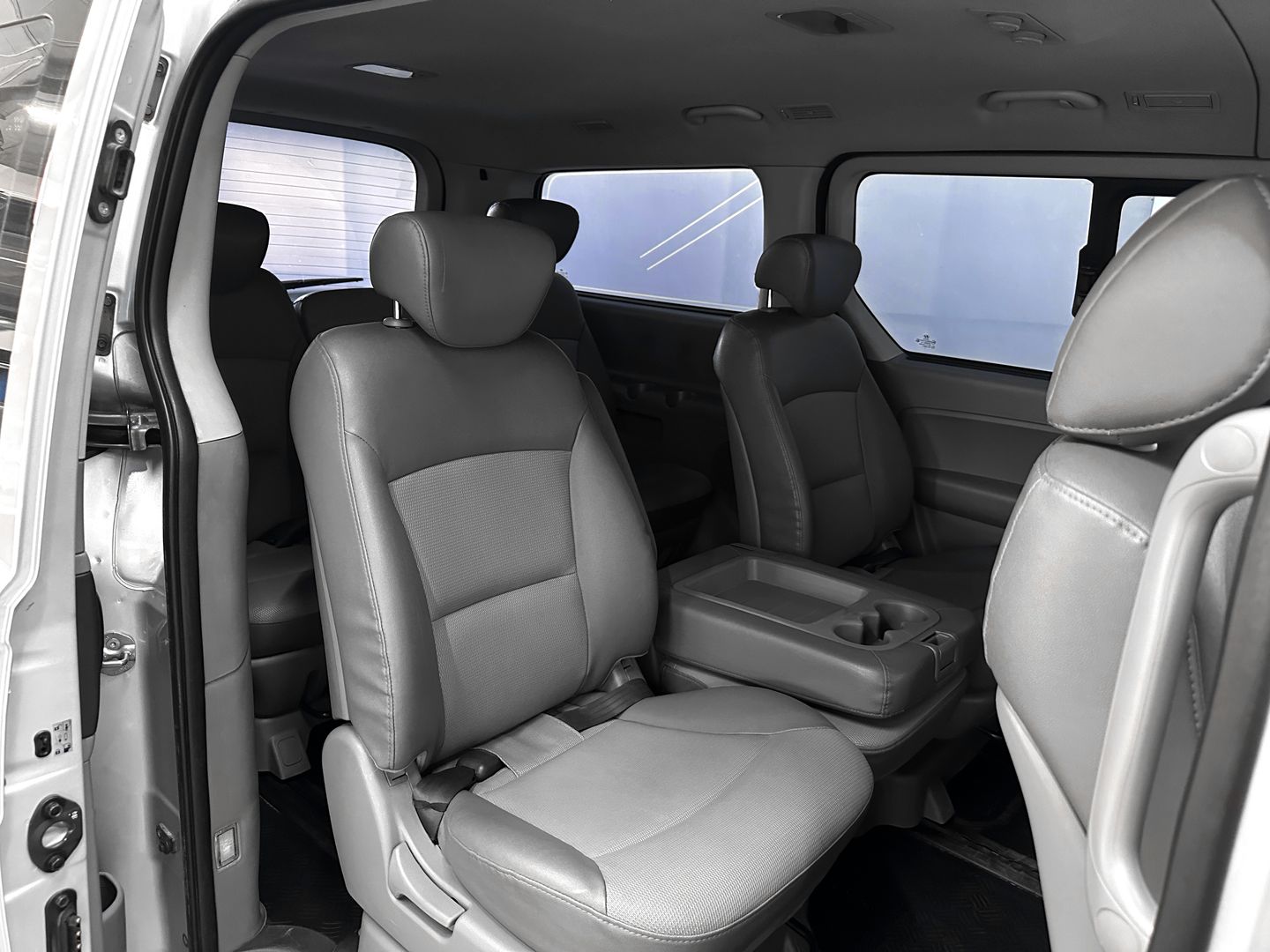 Hyundai Grand Starex, I 2.5d AT (174 л.с.)