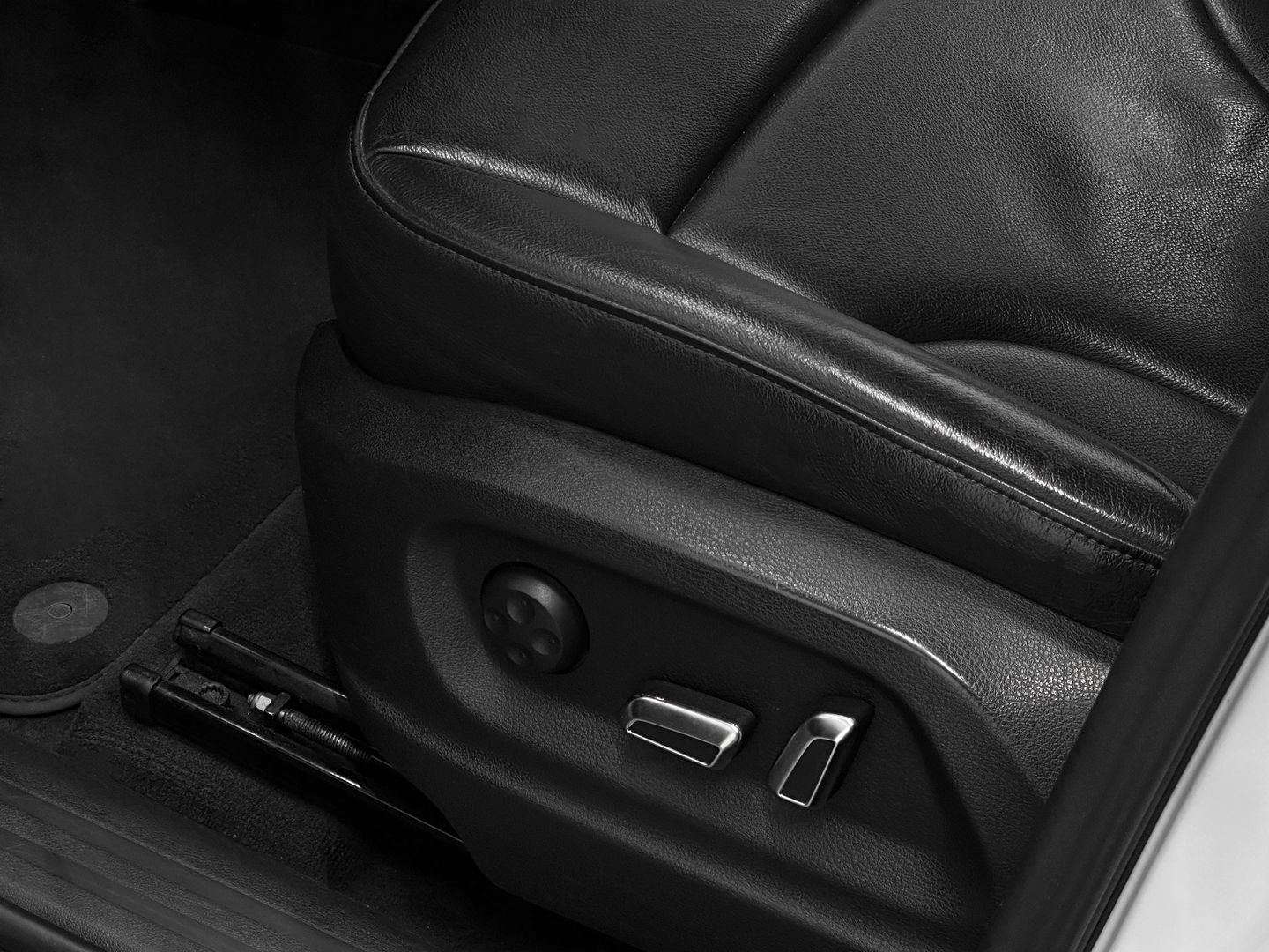 Audi Q5, I (8R) Рестайлинг 2.0 AT (225 л.с.) 4WD