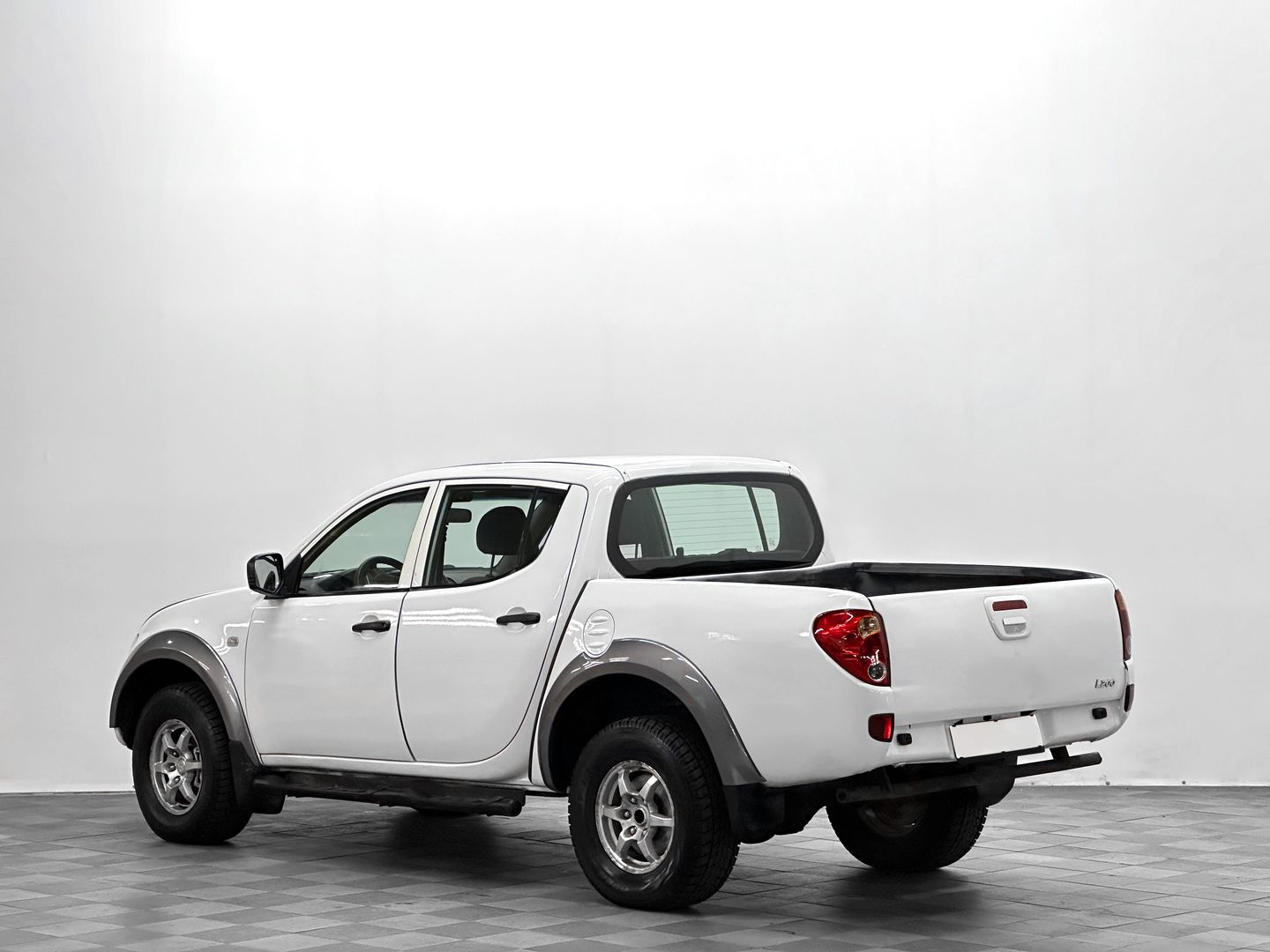 Mitsubishi L200, IV 2.5d MT (136 л.с.) 4WD
