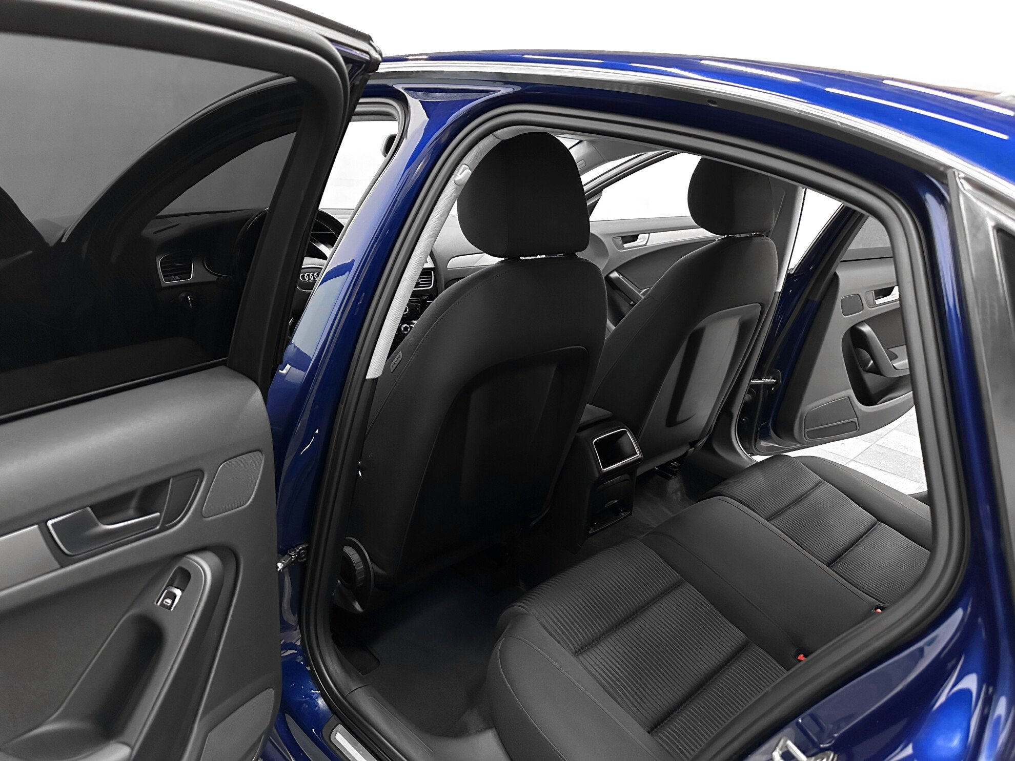 Audi A4, IV (B8) Рестайлинг 1.8 CVT (170 л.с.)