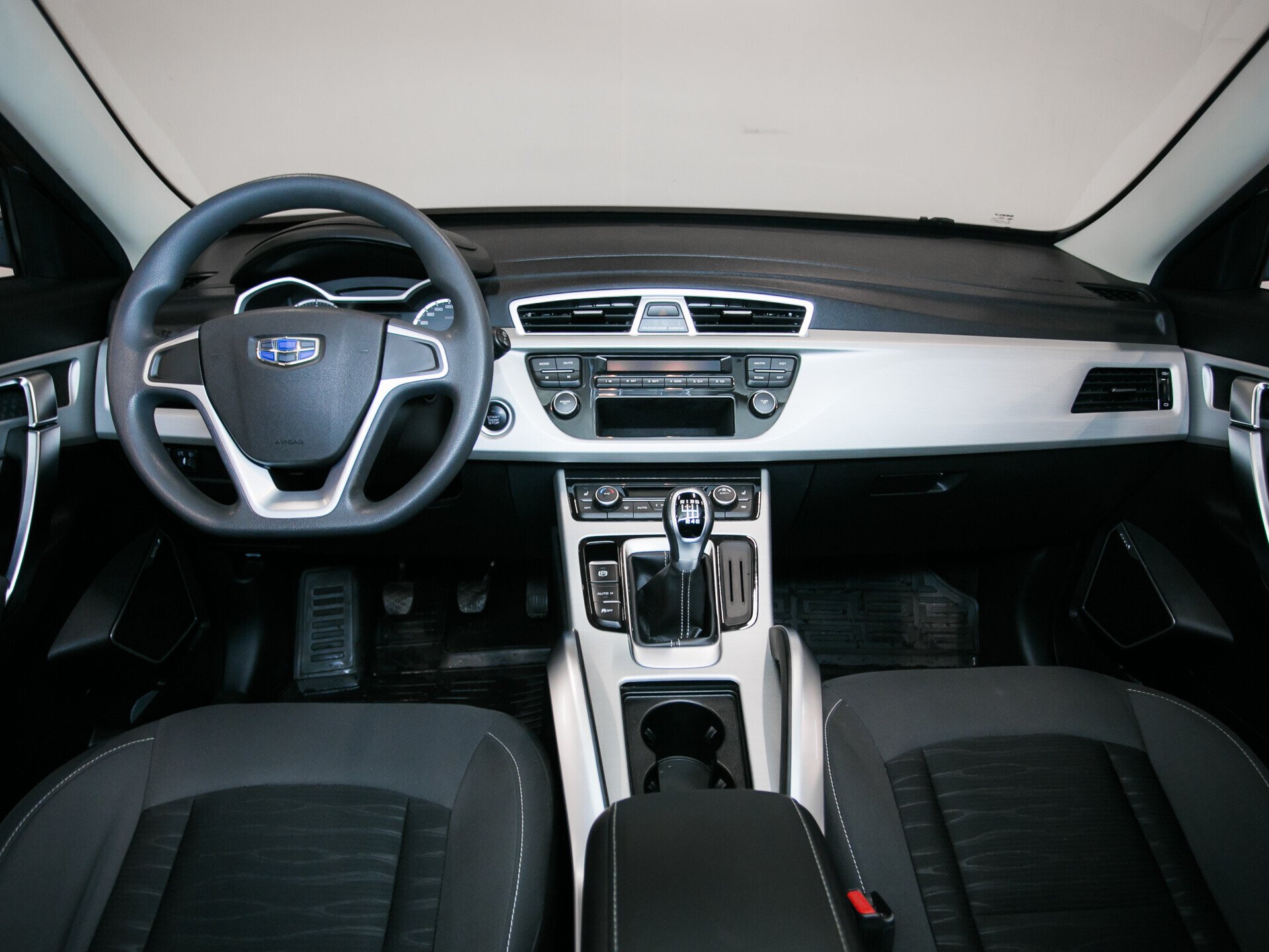 Geely Atlas, I 2.0 MT (139 л.с.)