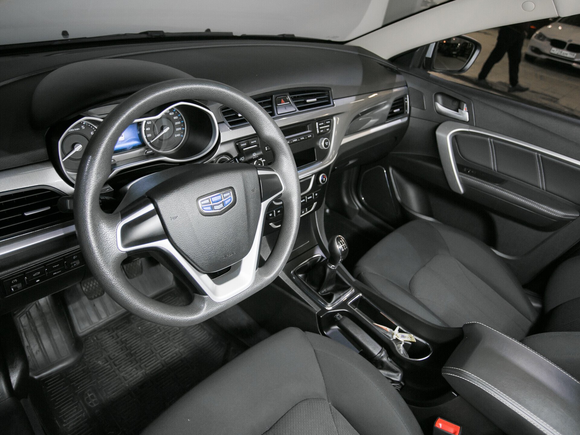 Geely Emgrand 7, I Рестайлинг 1.5 MT (103 л.с.)