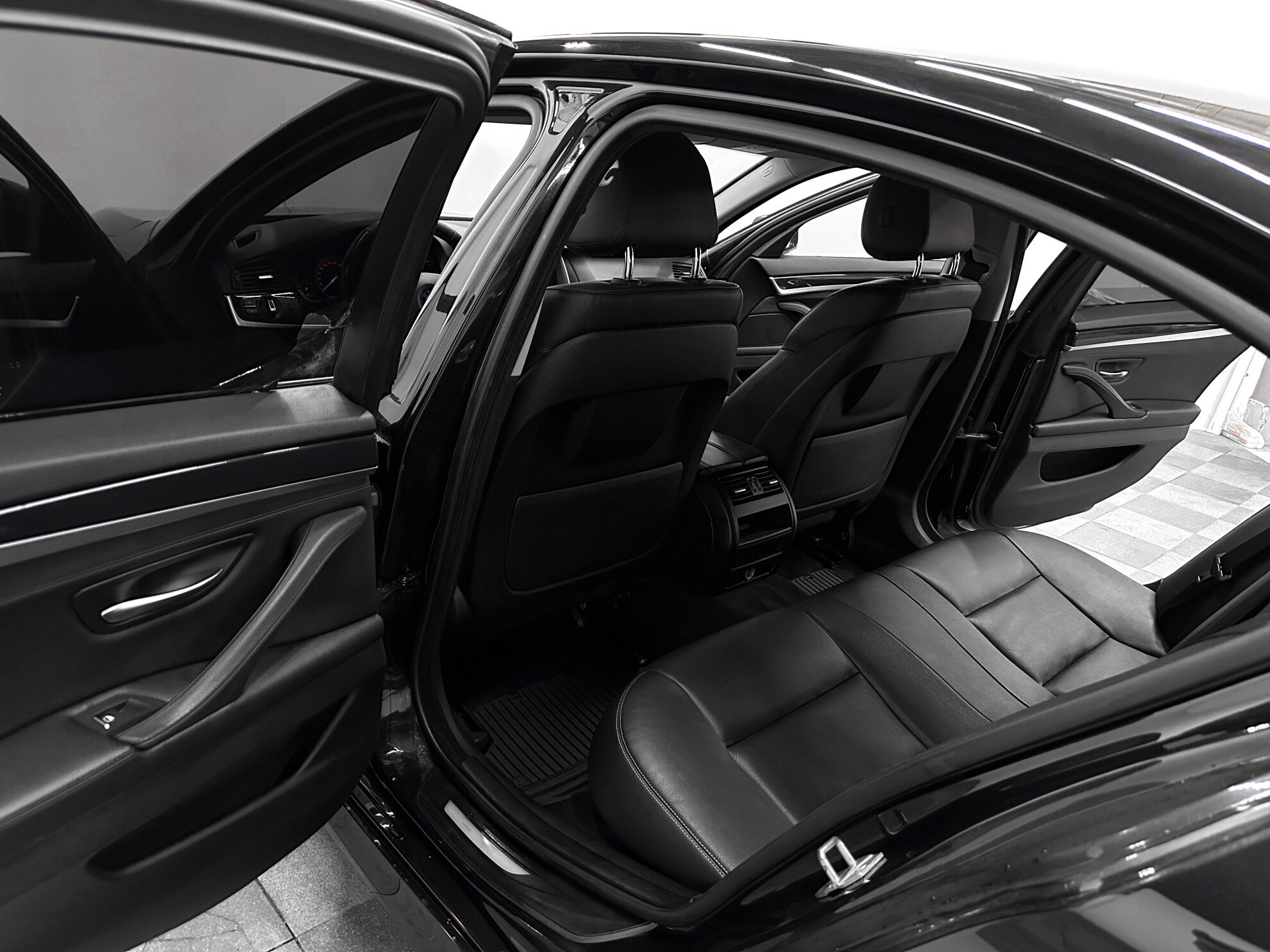 BMW 5 серии, VI (F10/F11/F07) Рестайлинг 520i 2.0 AT (184 л.с.)