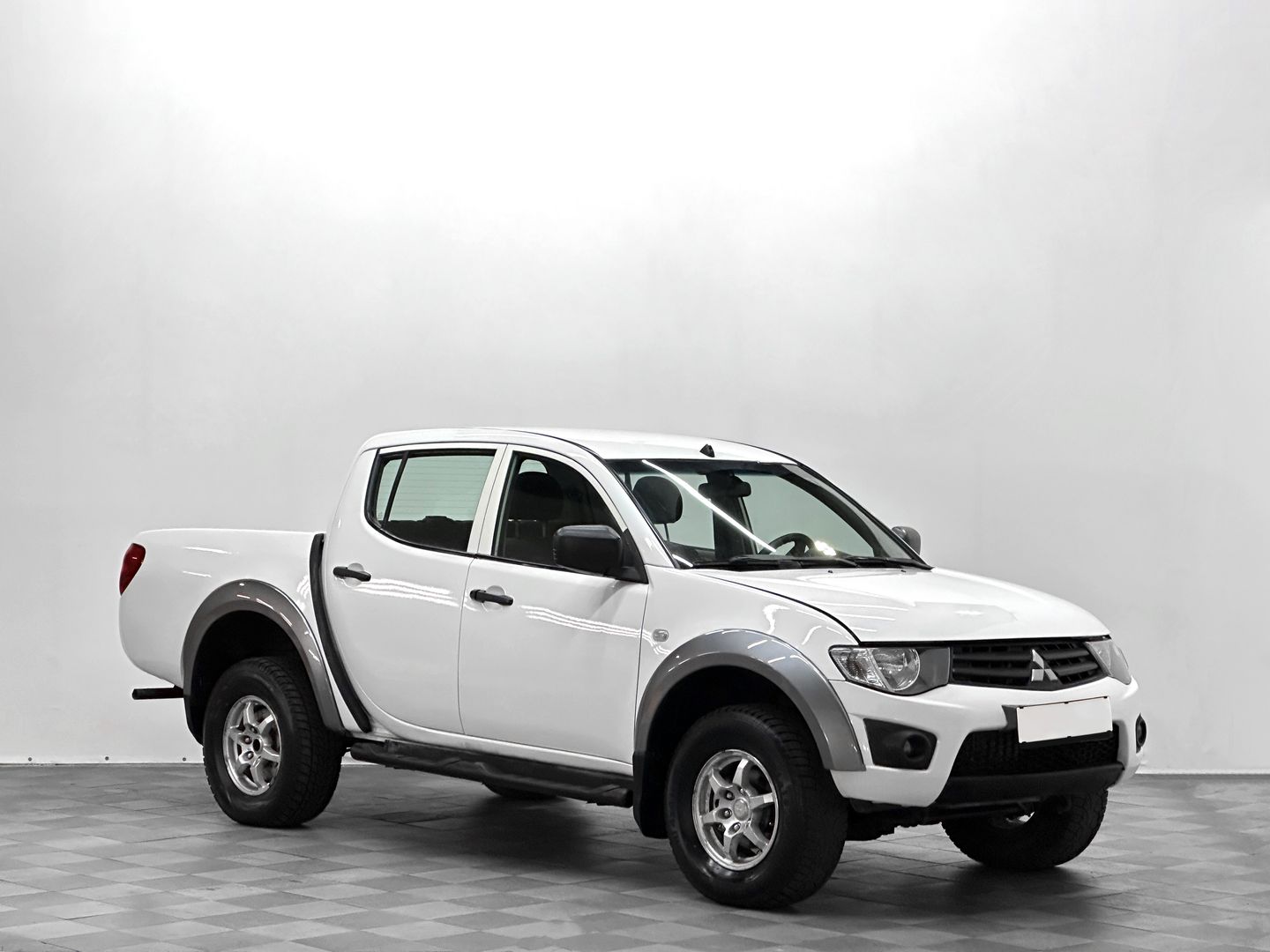 Mitsubishi L200, IV 2.5d MT (136 л.с.) 4WD