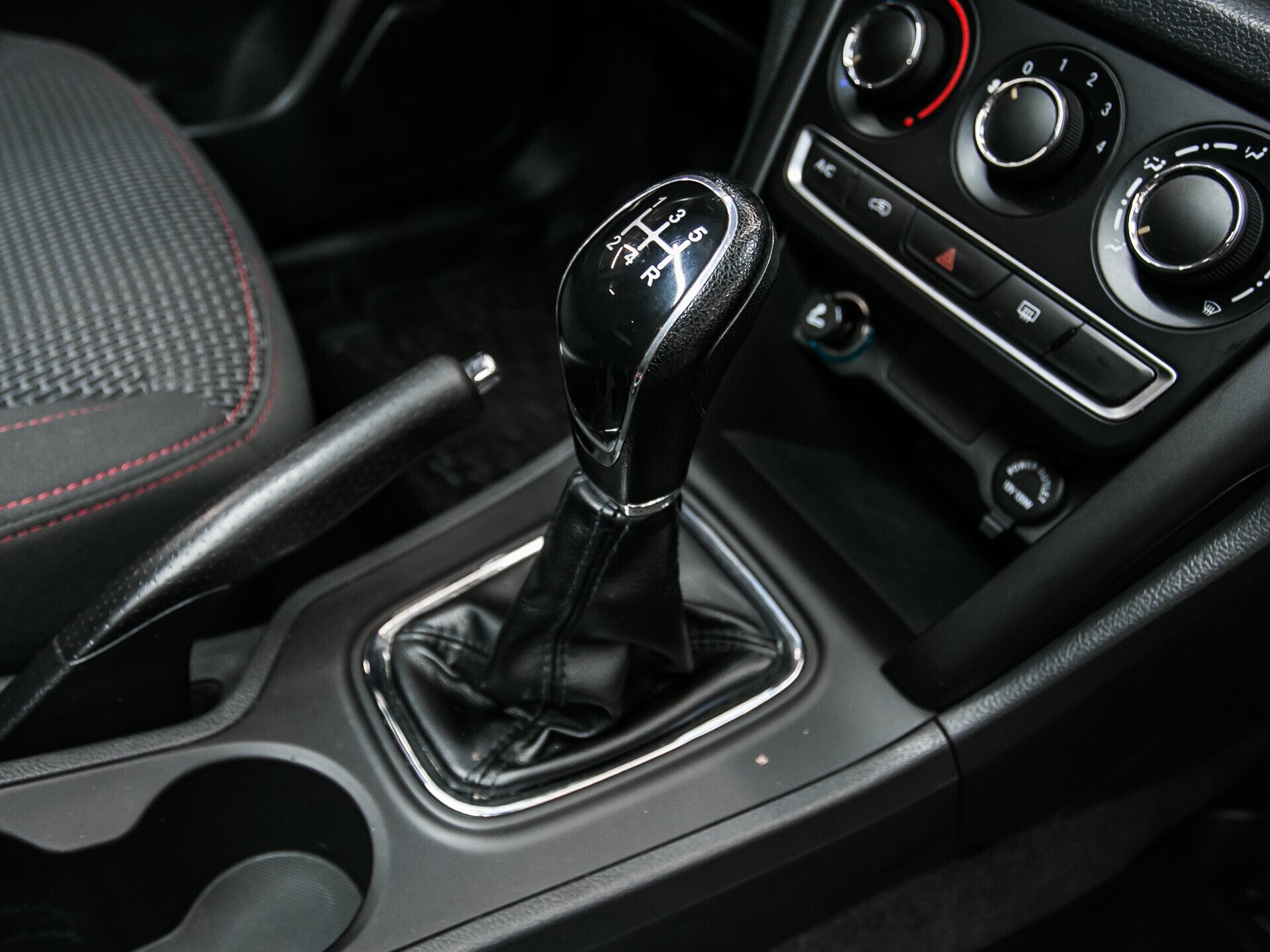 Chery Tiggo 3, I 1.6 MT (126 л.с.)