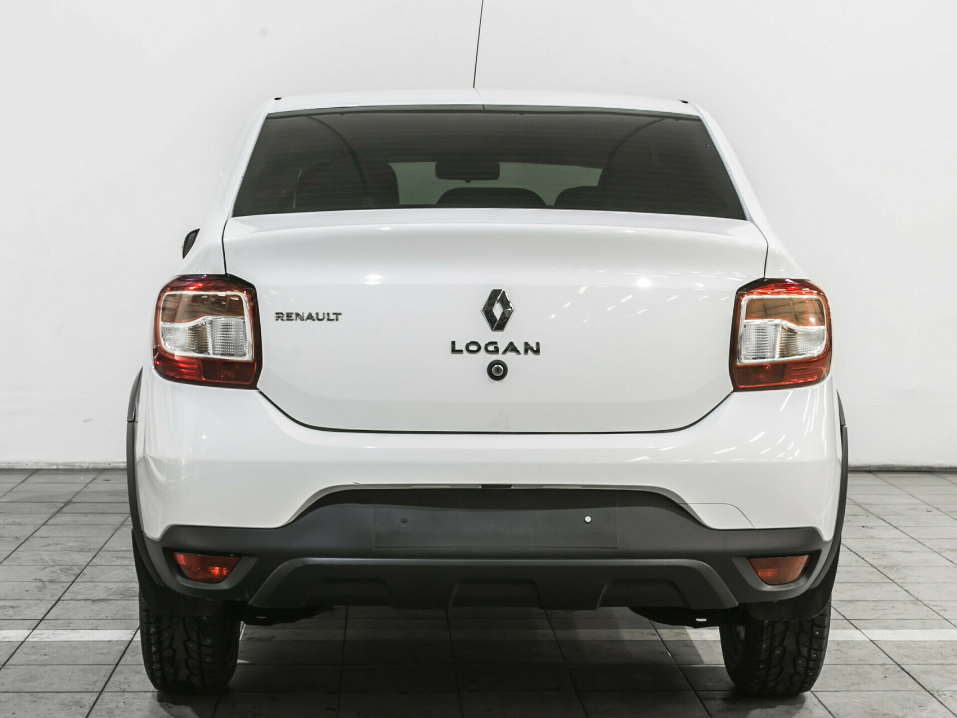Renault Logan, II Рестайлинг Stepway 1.6 CVT (113 л.с.)
