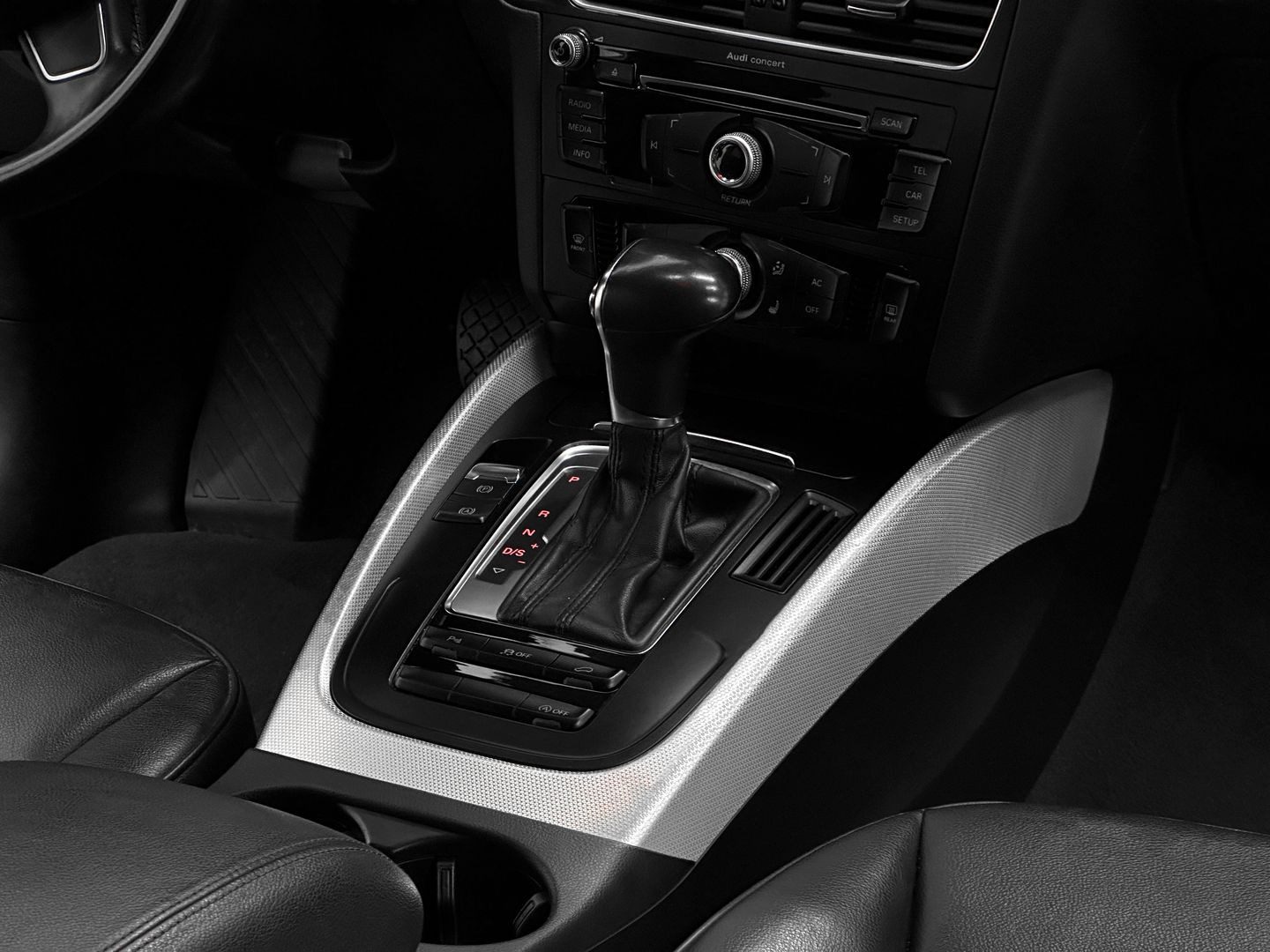 Audi Q5, I (8R) Рестайлинг 2.0 AT (225 л.с.) 4WD