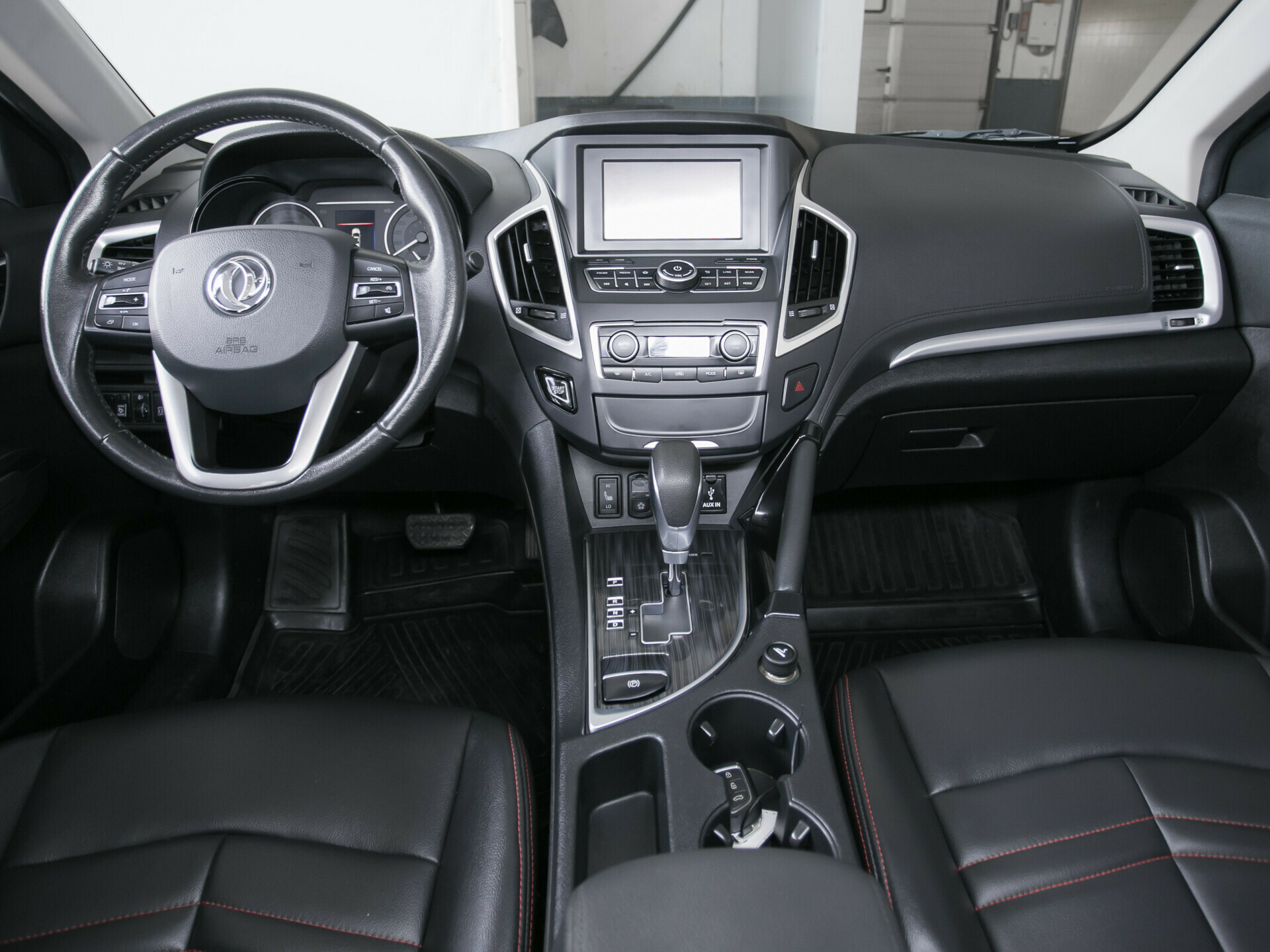Dongfeng AX7, I 2.0 AT (140 л.с.)