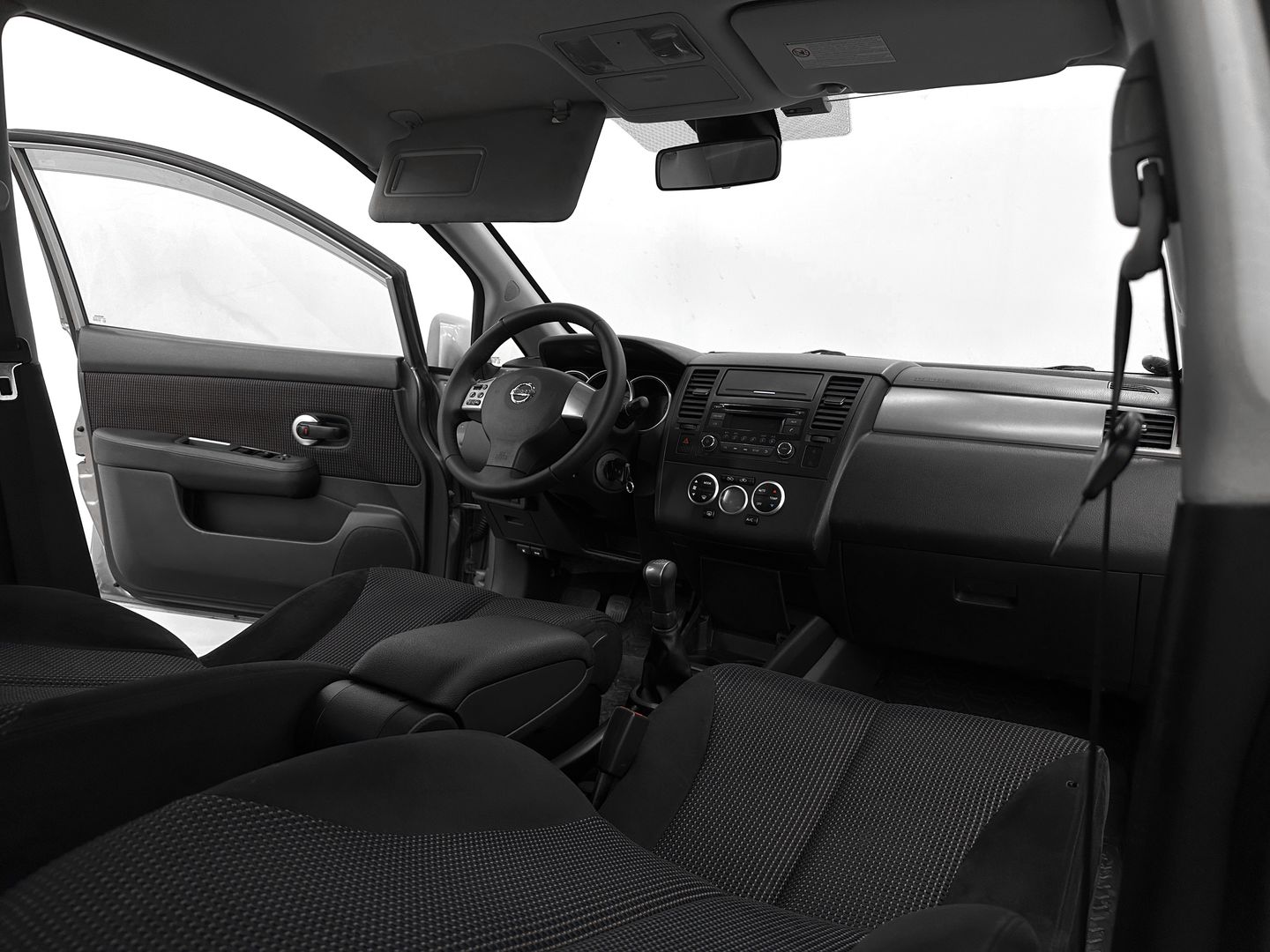 Nissan Tiida, I Рестайлинг 1.6 MT (110 л.с.)