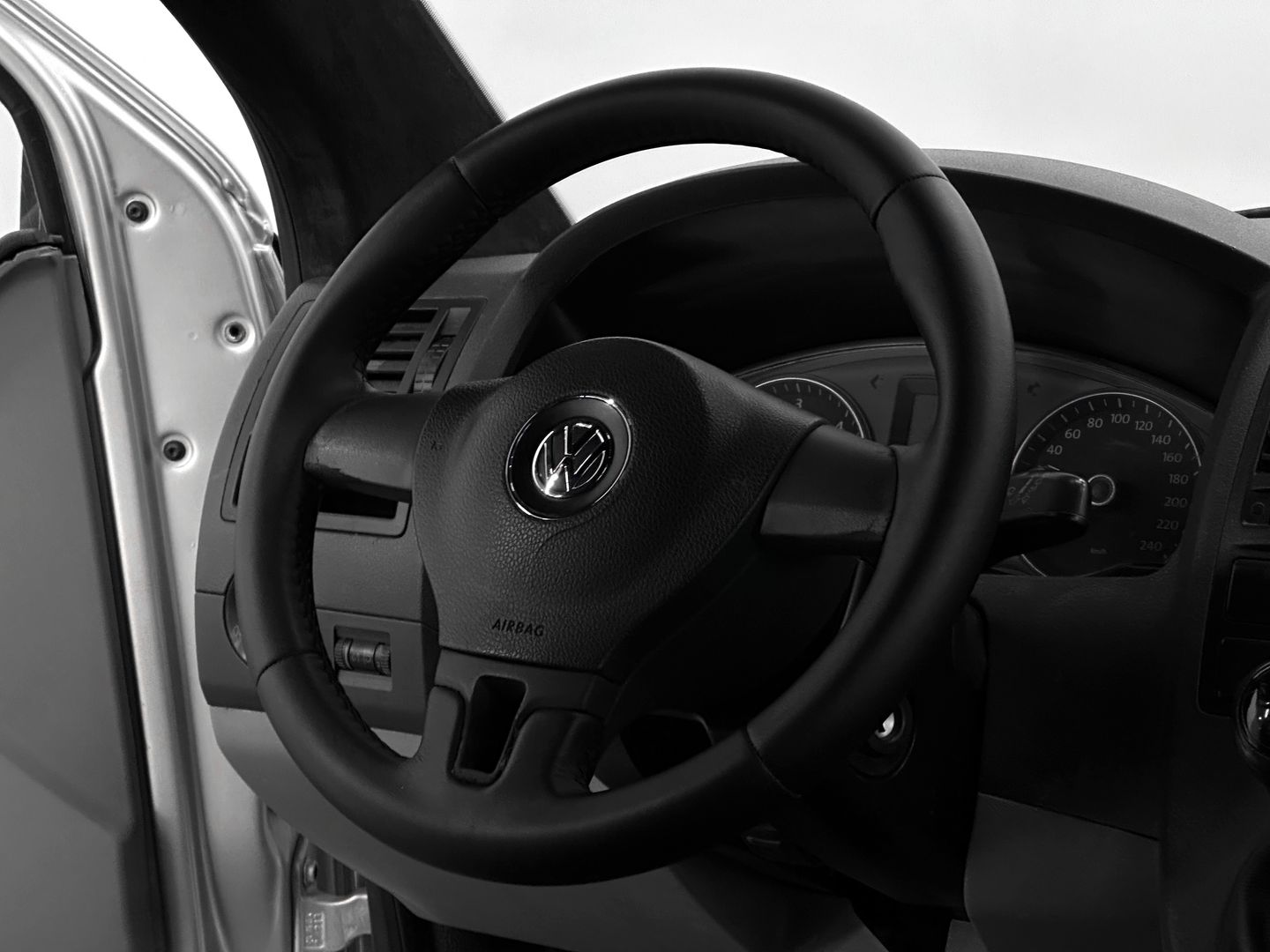 Volkswagen Caravelle, T5 Рестайлинг 2.0d MT (140 л.с.)